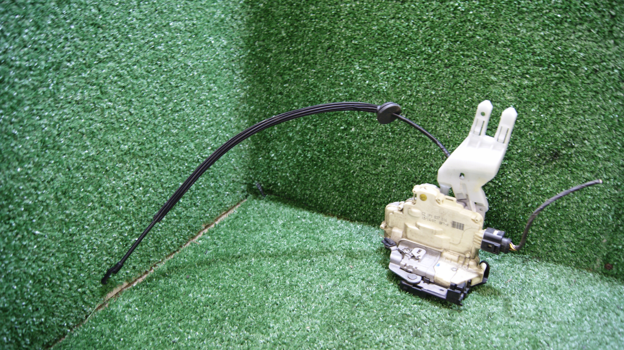 lock door right front VOLKSWAGEN EOS 1P1837016 7PIN
