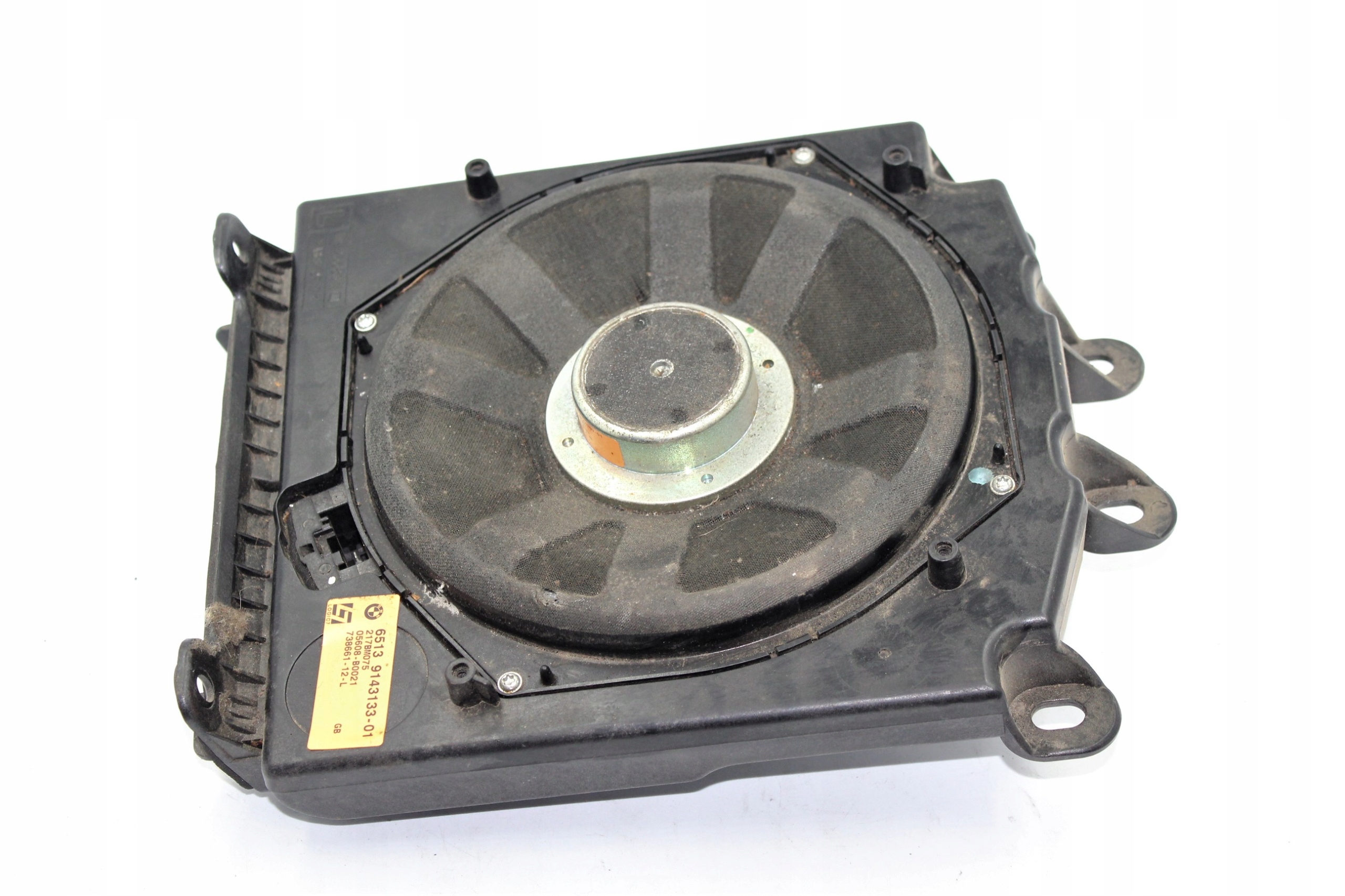BMW E60 E63 GLOSNIK SUBWOOFER PRAWY LOGIC7 9143133 Part number 9143133