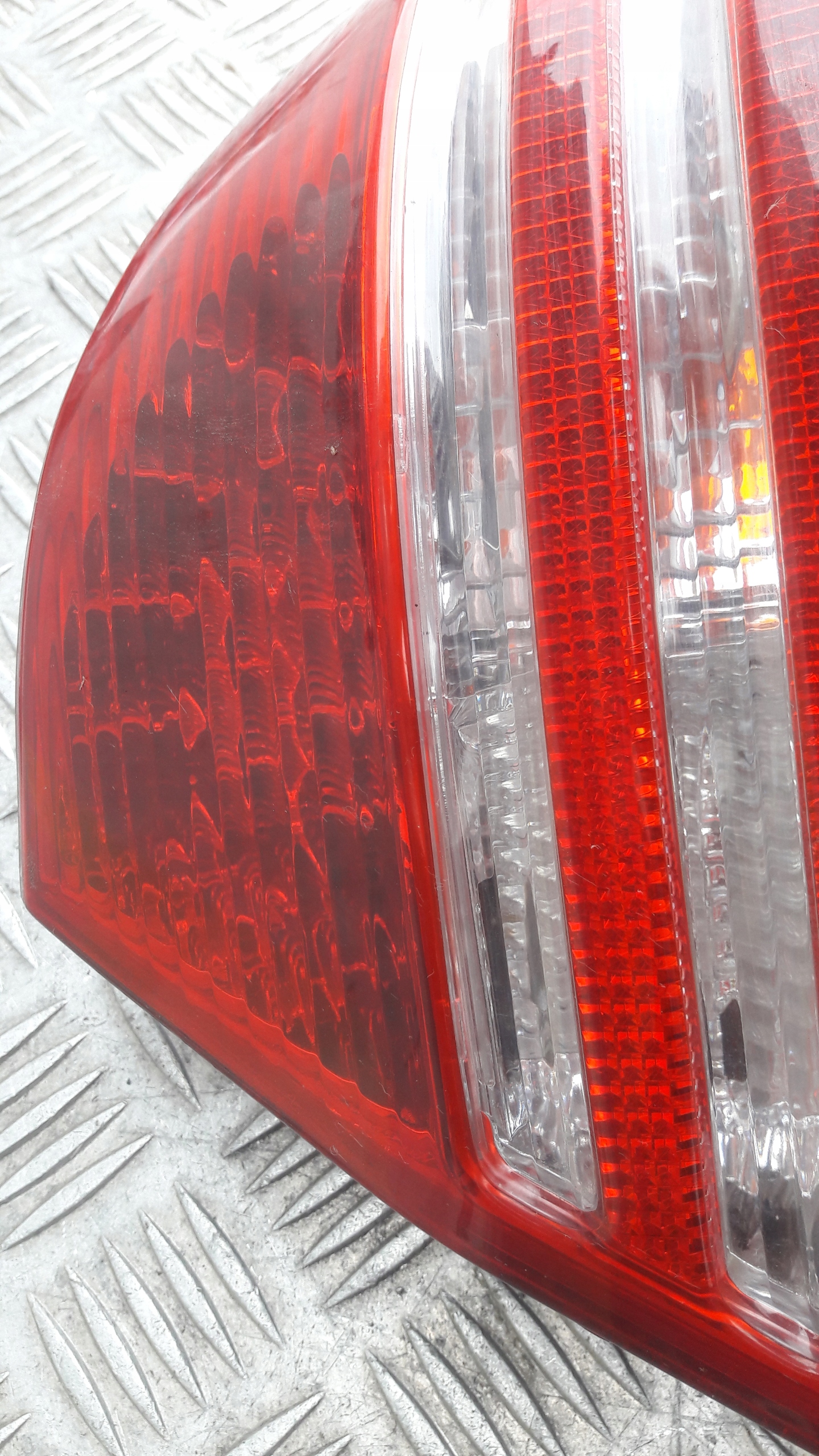 MERCEDES W220 light right rear part Lift