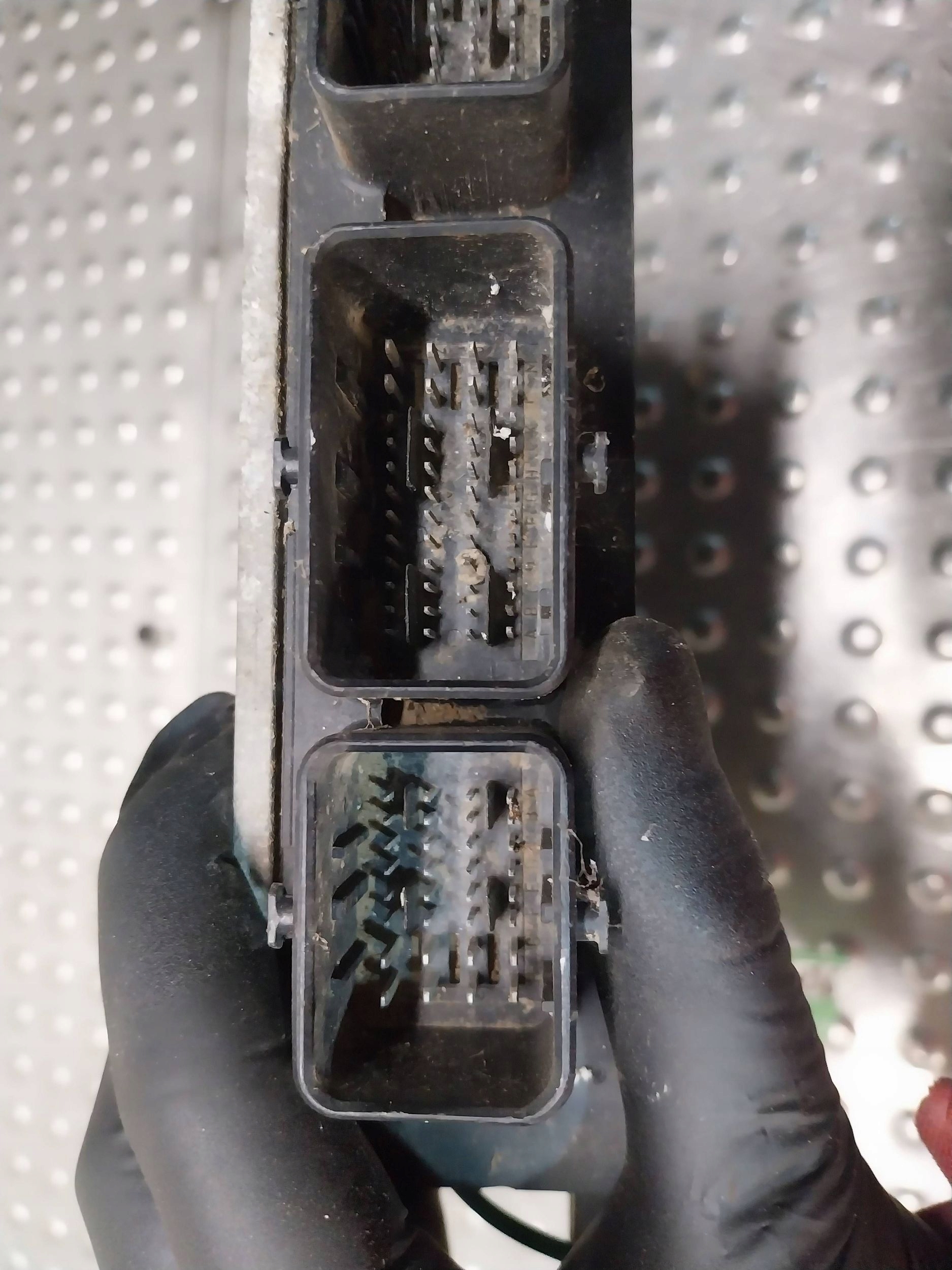 computer control unit of the engine 2S7Q-9F954-DE FORD MONDEO MK3 2.0 TDCI