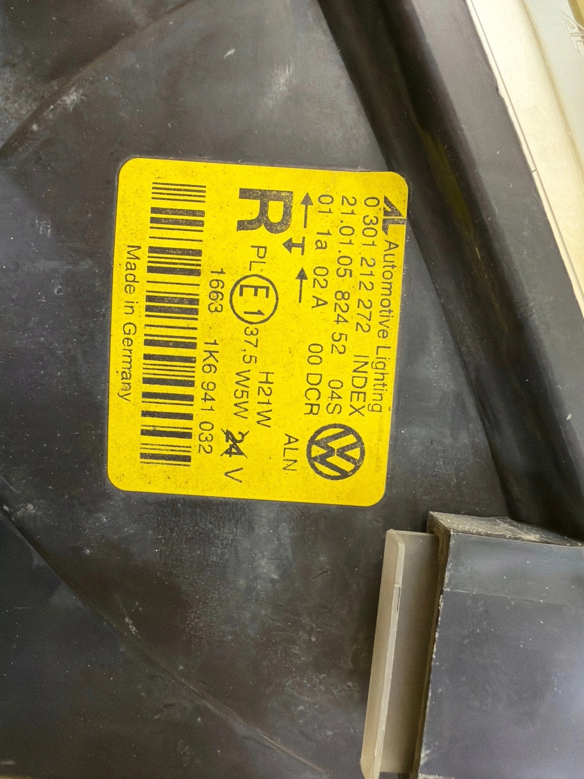 light right VW Golf V Jetta Xenon 1K6941032