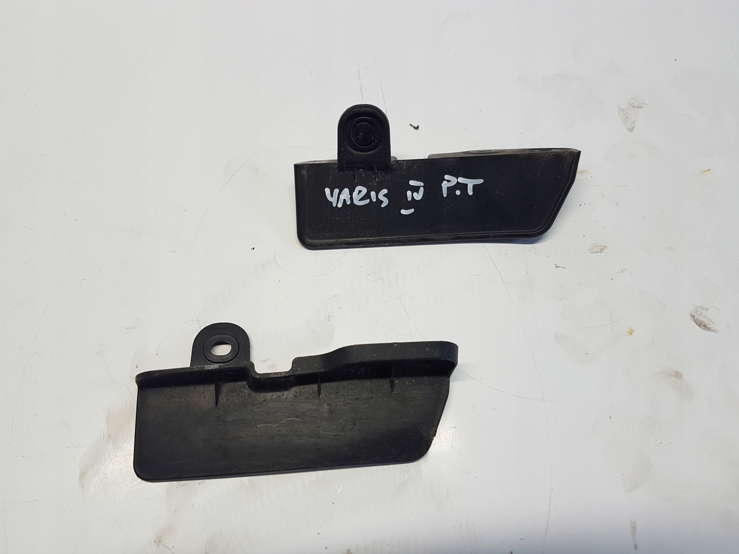 TOYOTA YARIS IV P21 брызговик задний левый правый капот