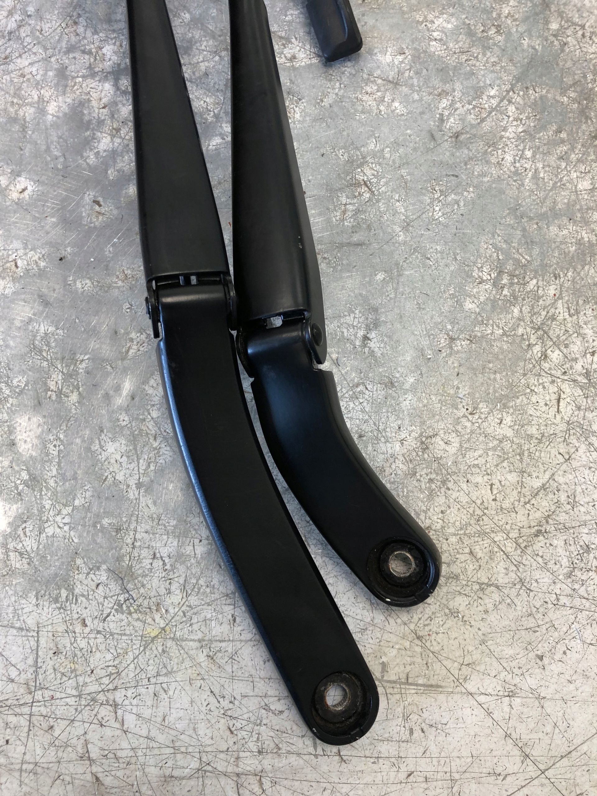 wiper arms AUDI A4 B8 8K1955407 8K1955408