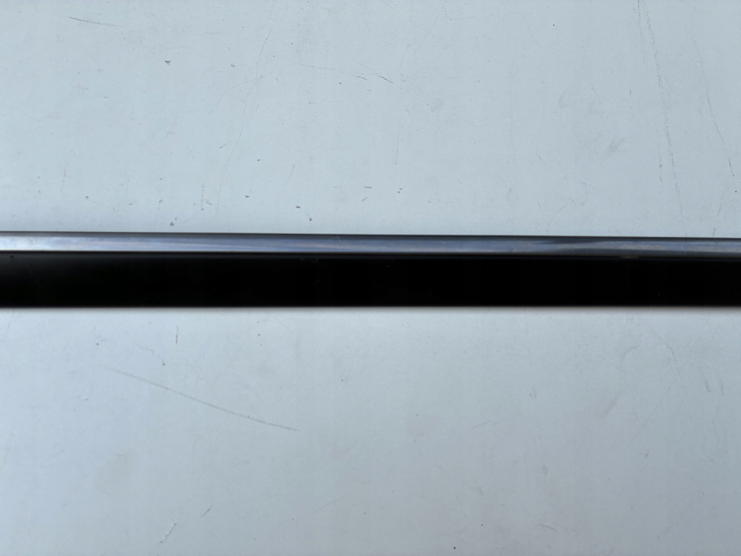 moulding door chrom right front Peugeot 407 04-11r. ==OEM==