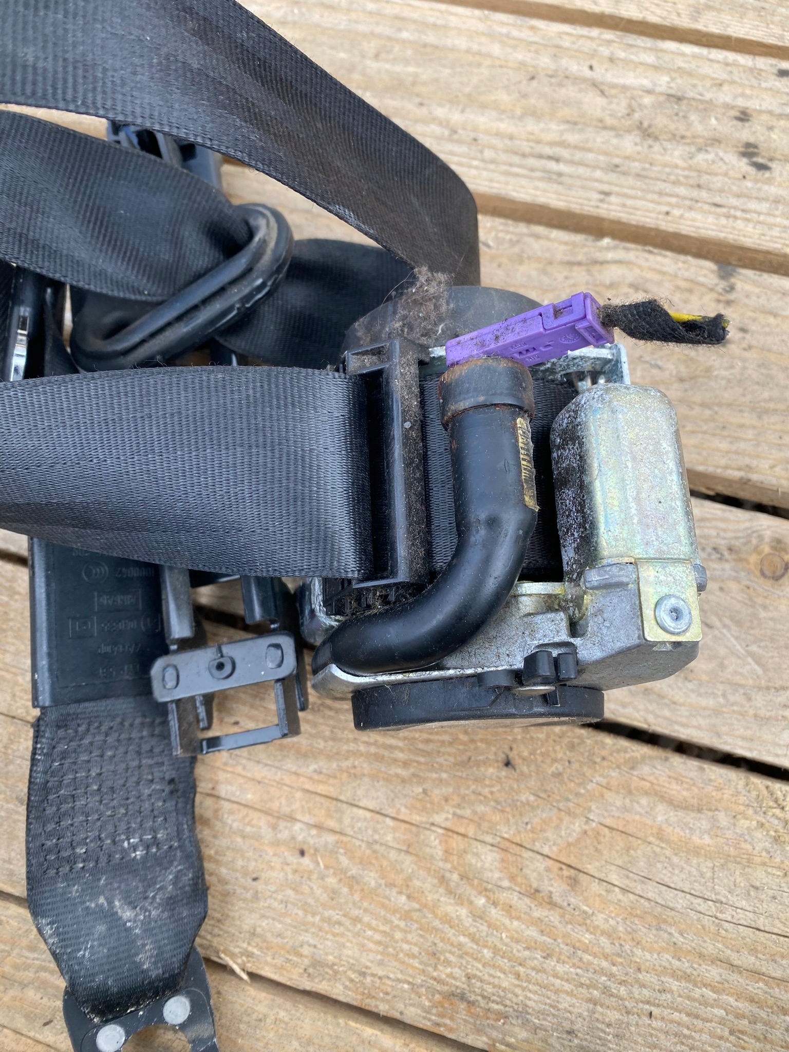 tension belt safety left front AUDI A4 B7 8E0857705F