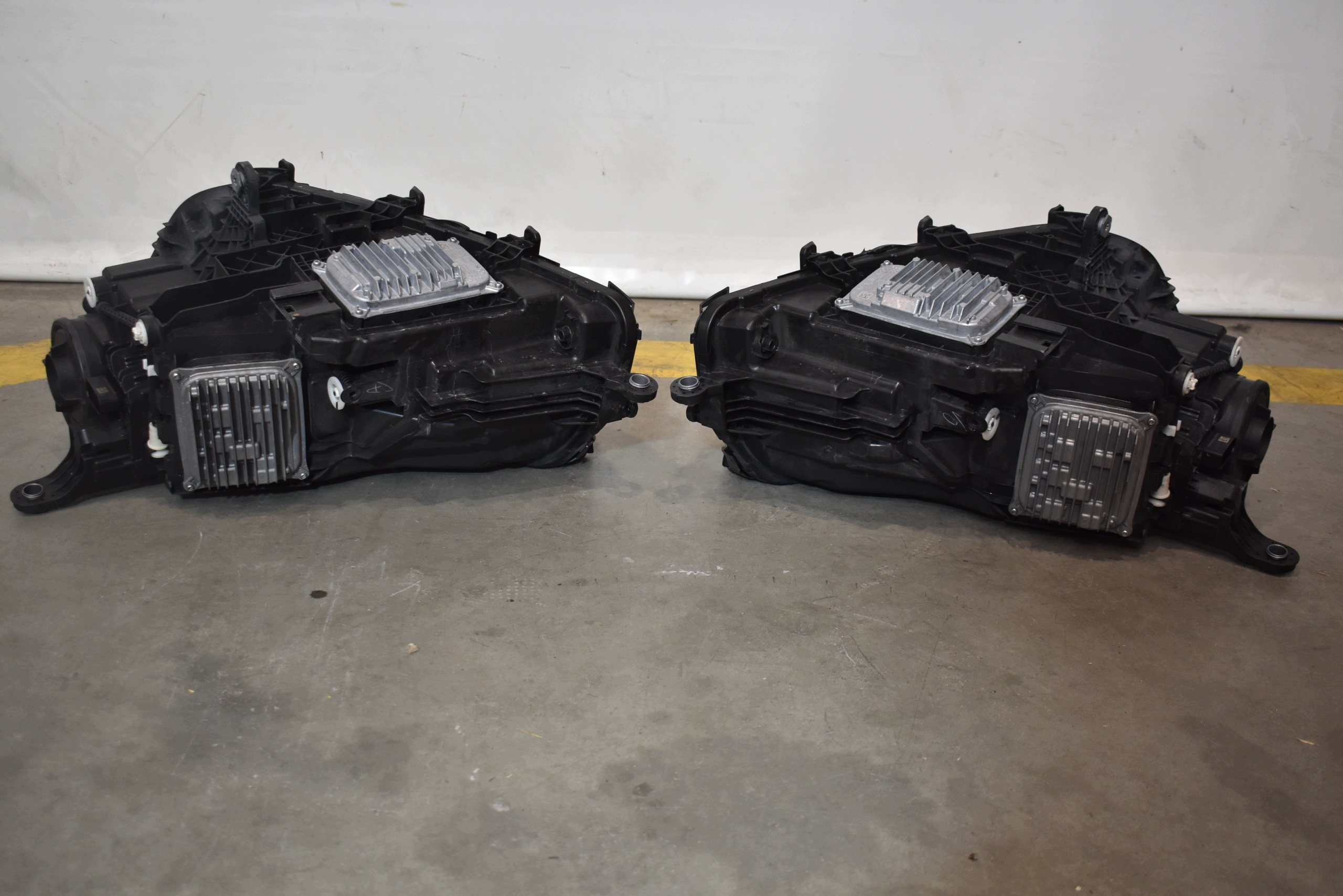 IDEALNE lights front front + MODULY KPL. MULTIBEAM MERCEDES GLS X167 1