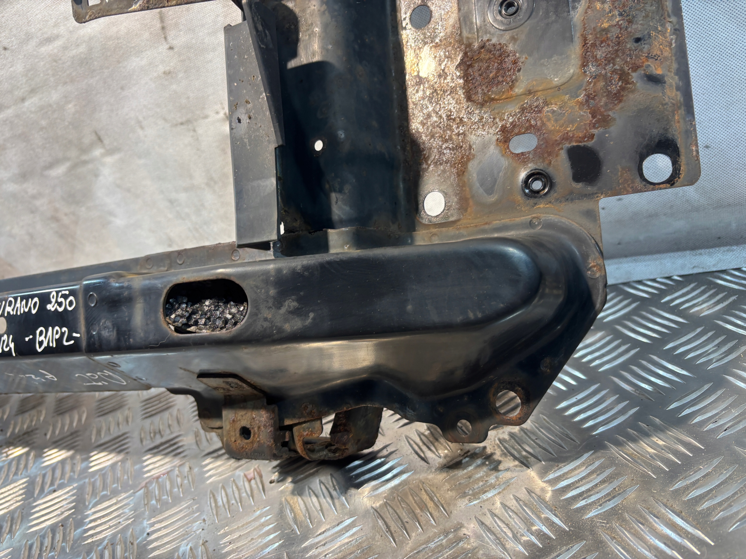 front lower sider pillar Nissan Murano Z50