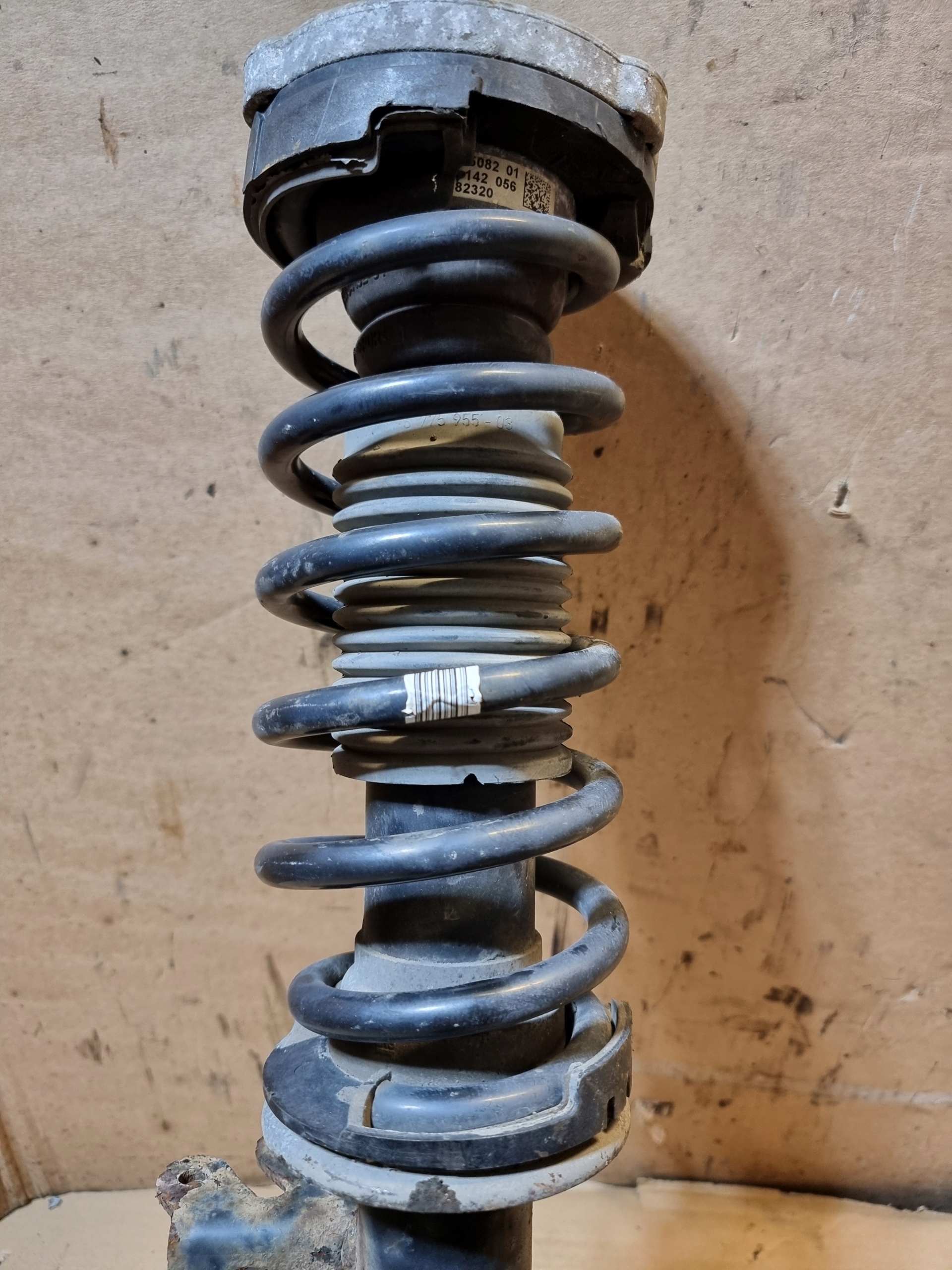 shock absorber right front BMW 5 F11 2.0D 2010-2017r OE 679766