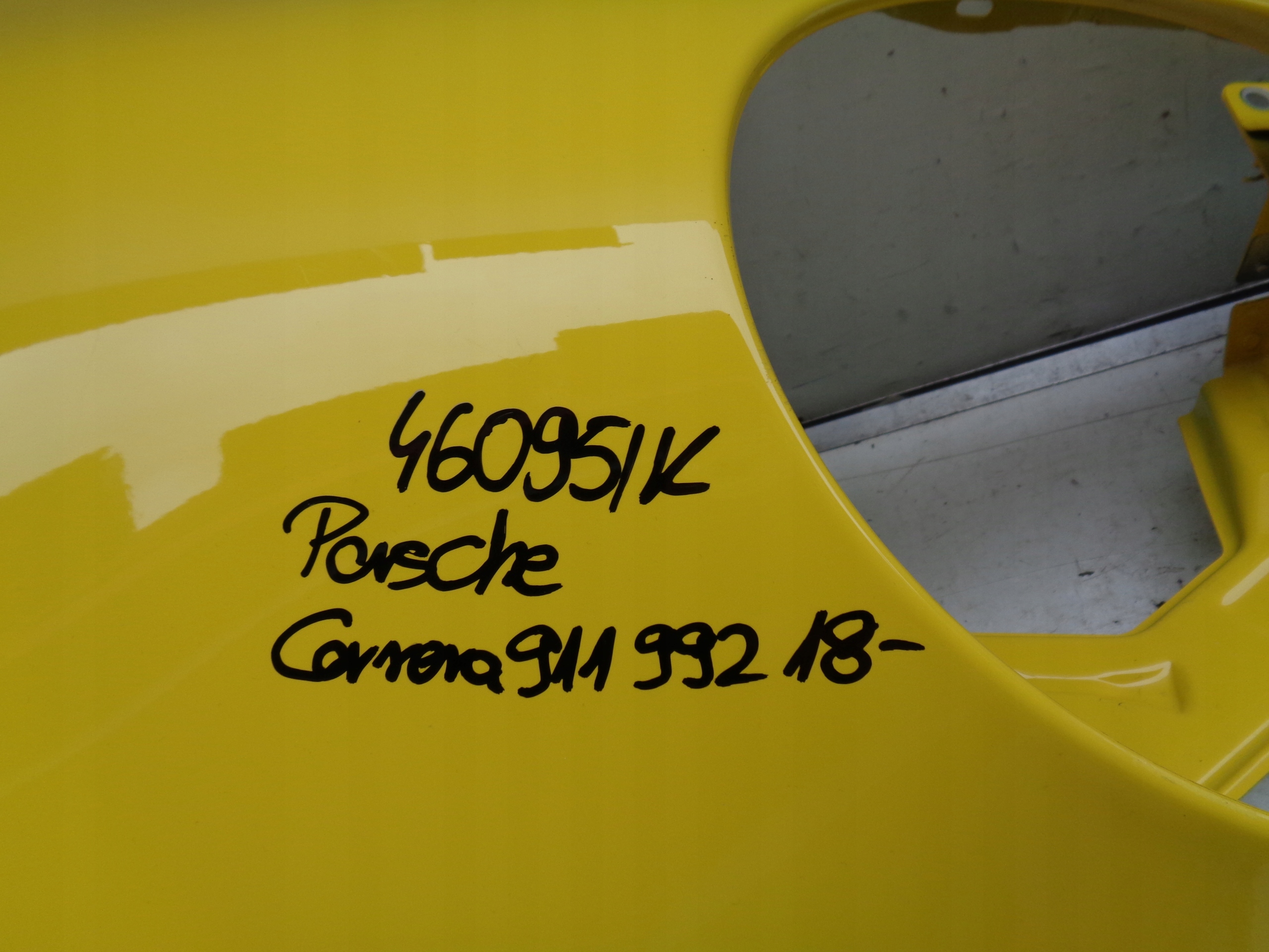 fender right front PORSCHE CARRERA 911 992 18- NR 46095