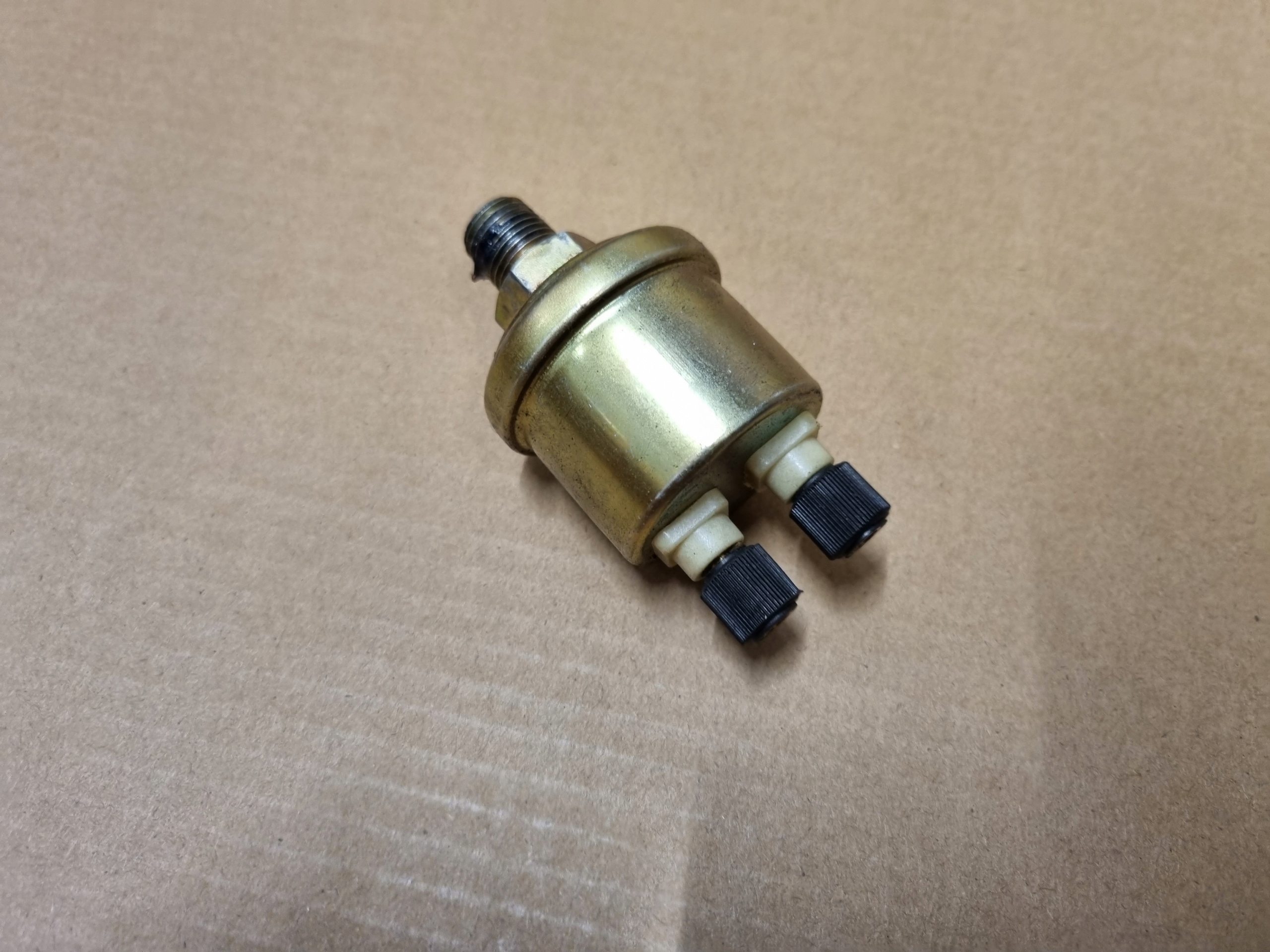 000013273 - Датчик тиску масла двигуна DEUTZ M13