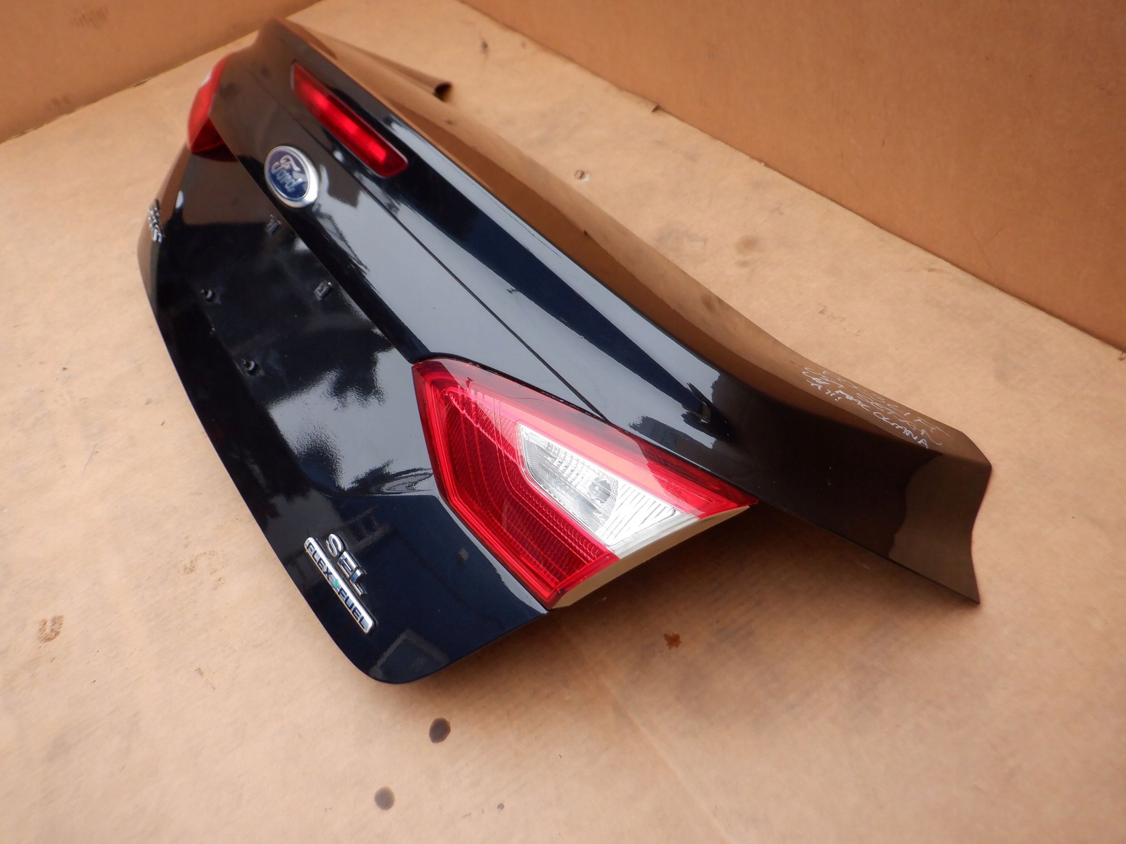 KLAPA BAGAŻNIKA FORD FOCUS MK3 LIFT SEDAN USA Stan opakowania zastępcze