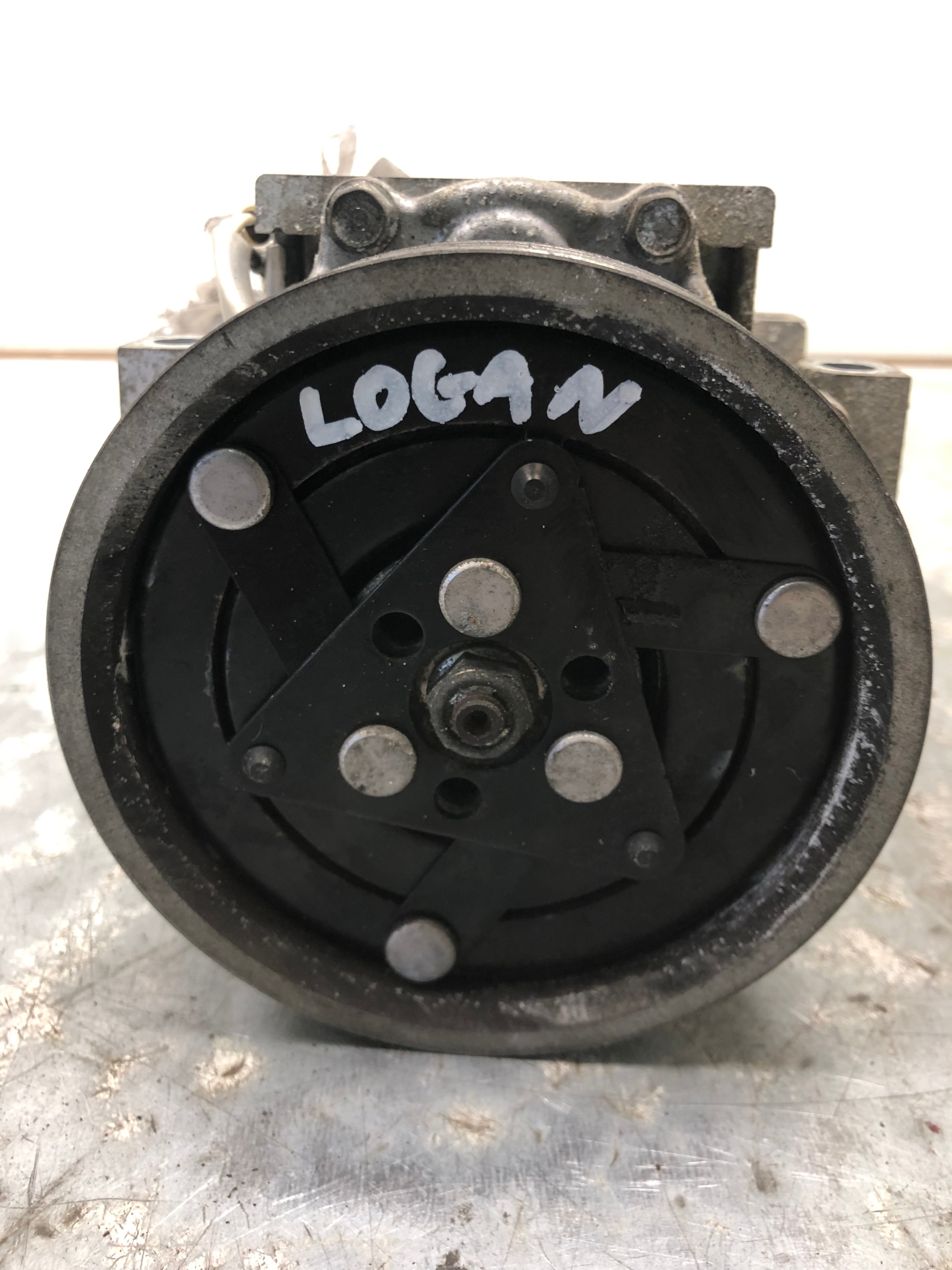 compressor compressor; of the air conditioning DACIA LOGAN 8200802609