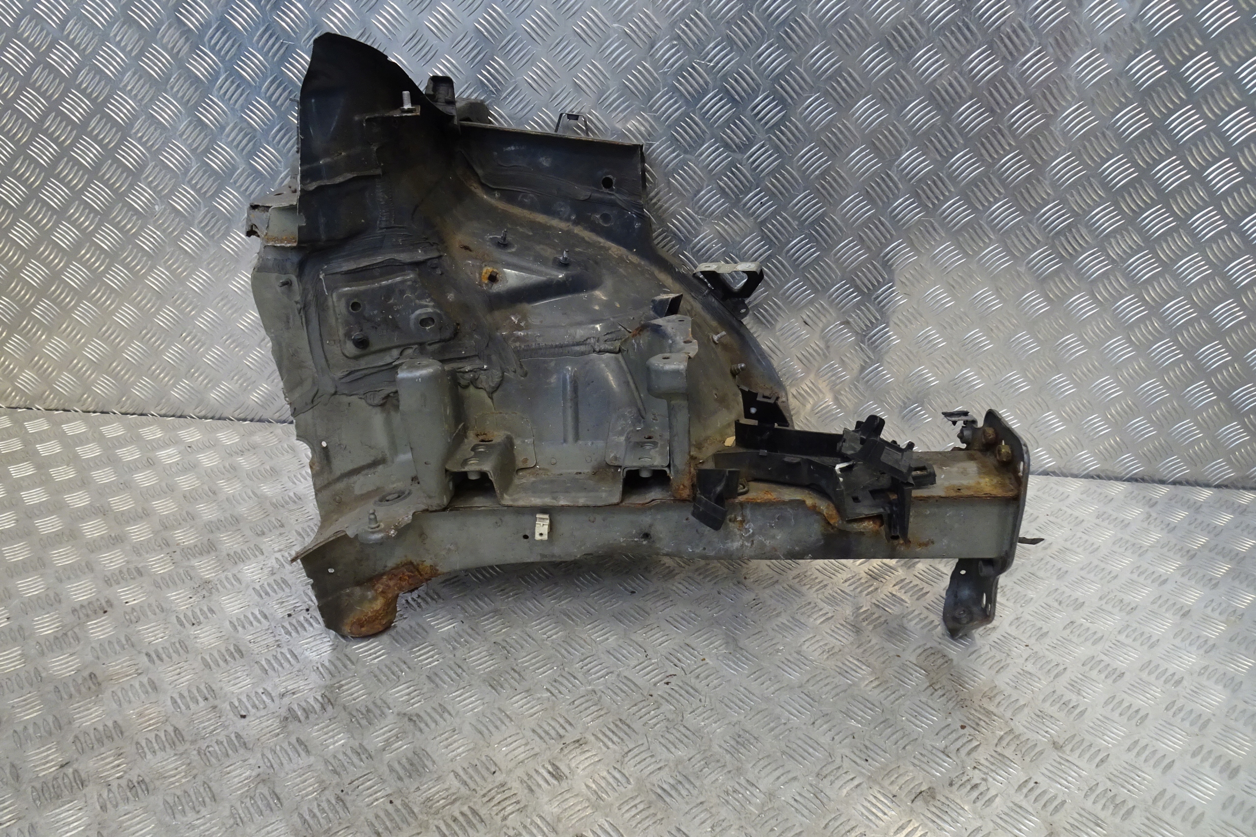 VW TIGUAN И - ЛОНЖЕРОН ЛЕВА