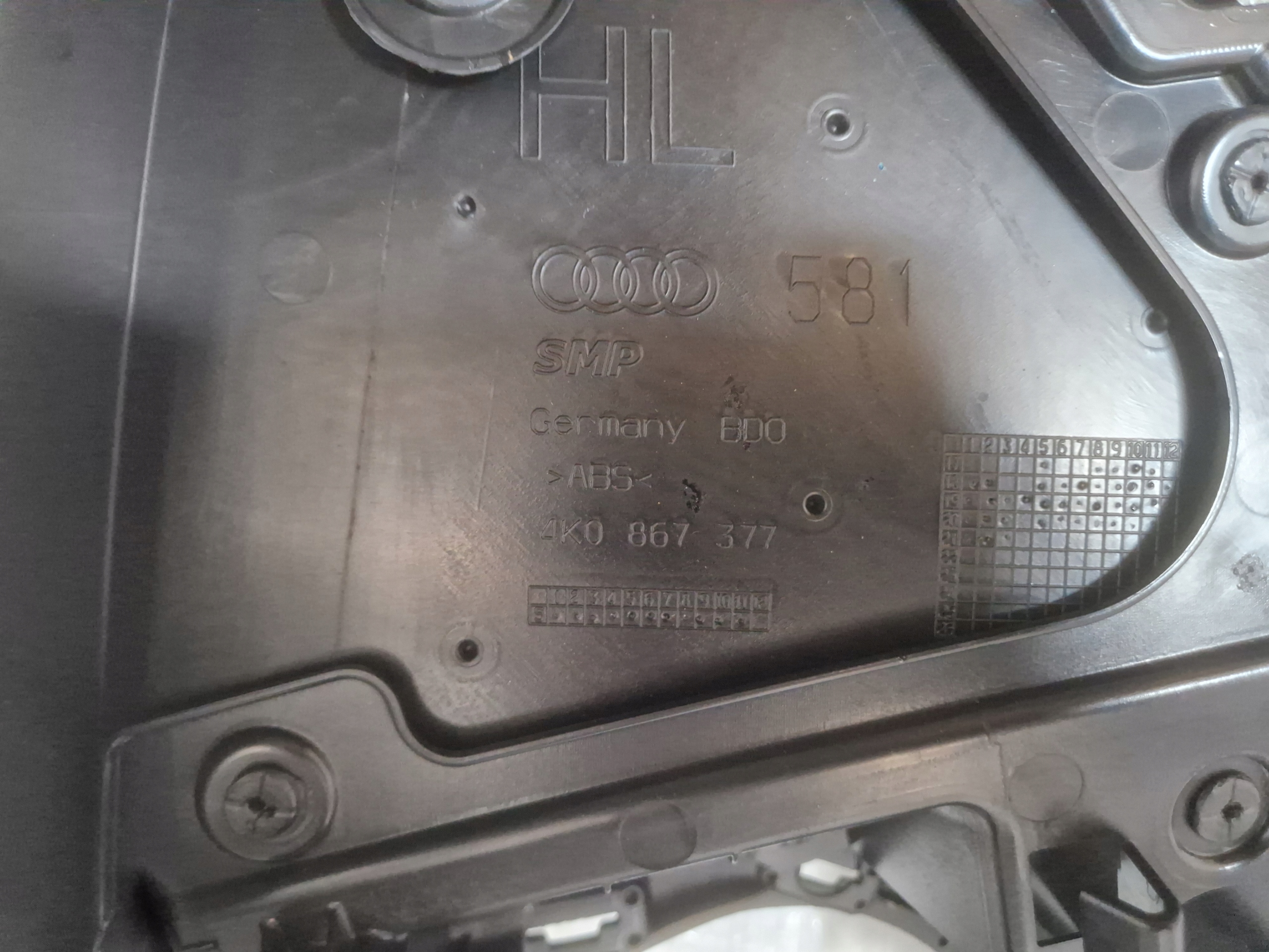 Audi A6 C8 обивка дверные карты задних зад левый 4K0867377