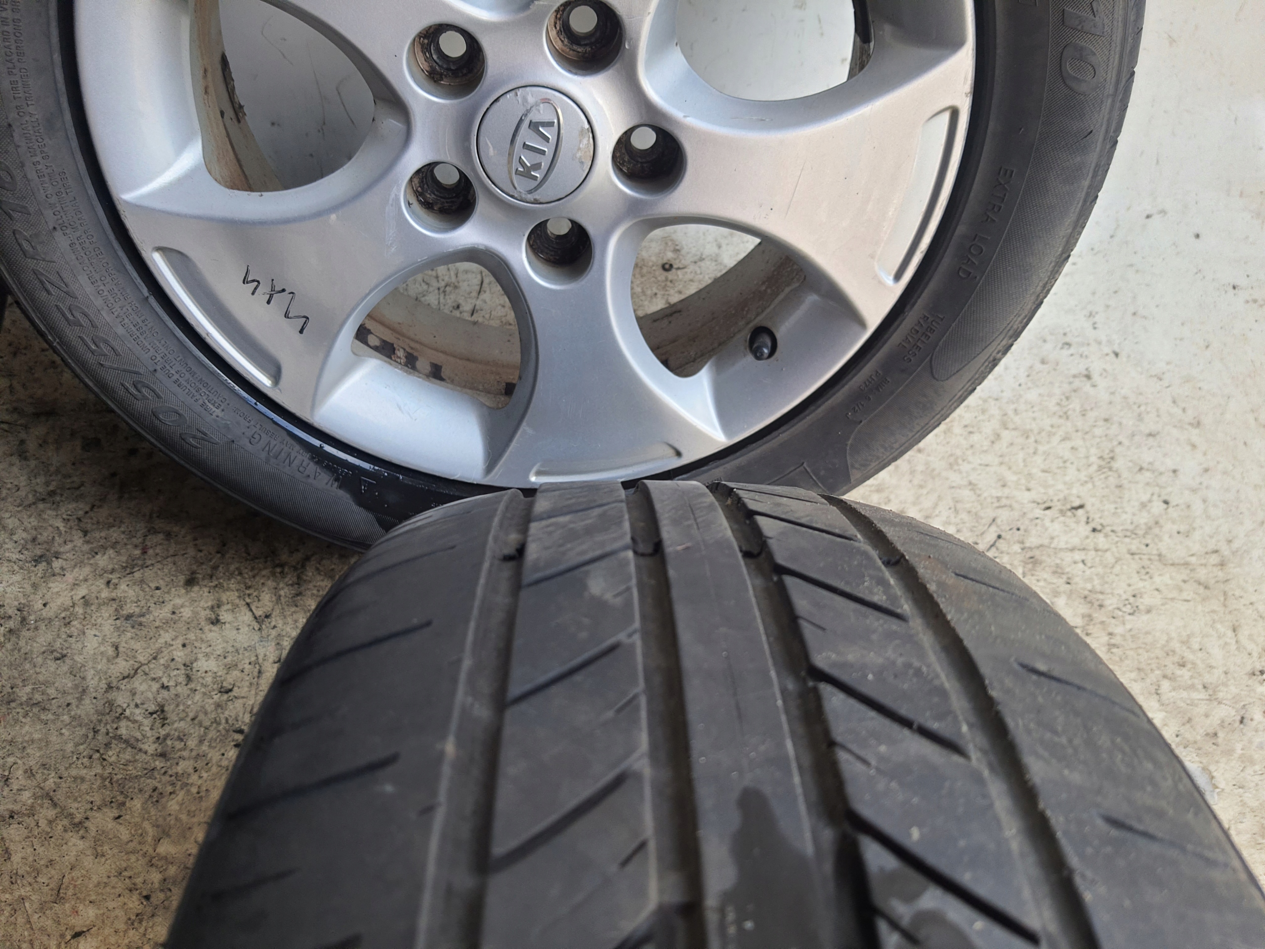 KIA RIO III 11-16 discs + tyres 205/55 16