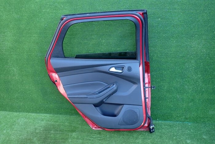 FORD FOCUS MK3 III KOMBI 10- door left rear. rear part