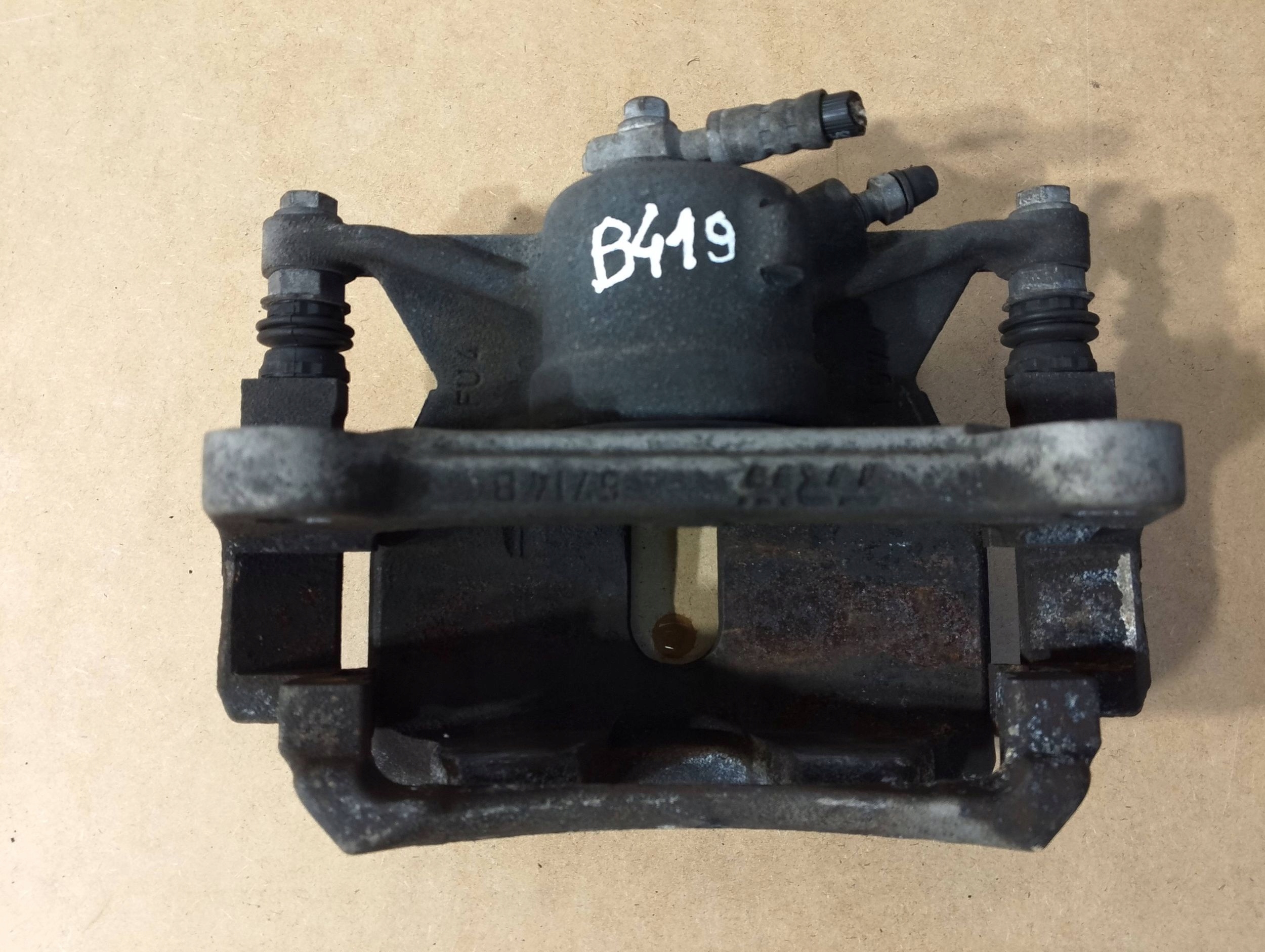 VW PASSAT B8 ARTEON TOURAN III caliper front right JARZMO (B419) 6799/F