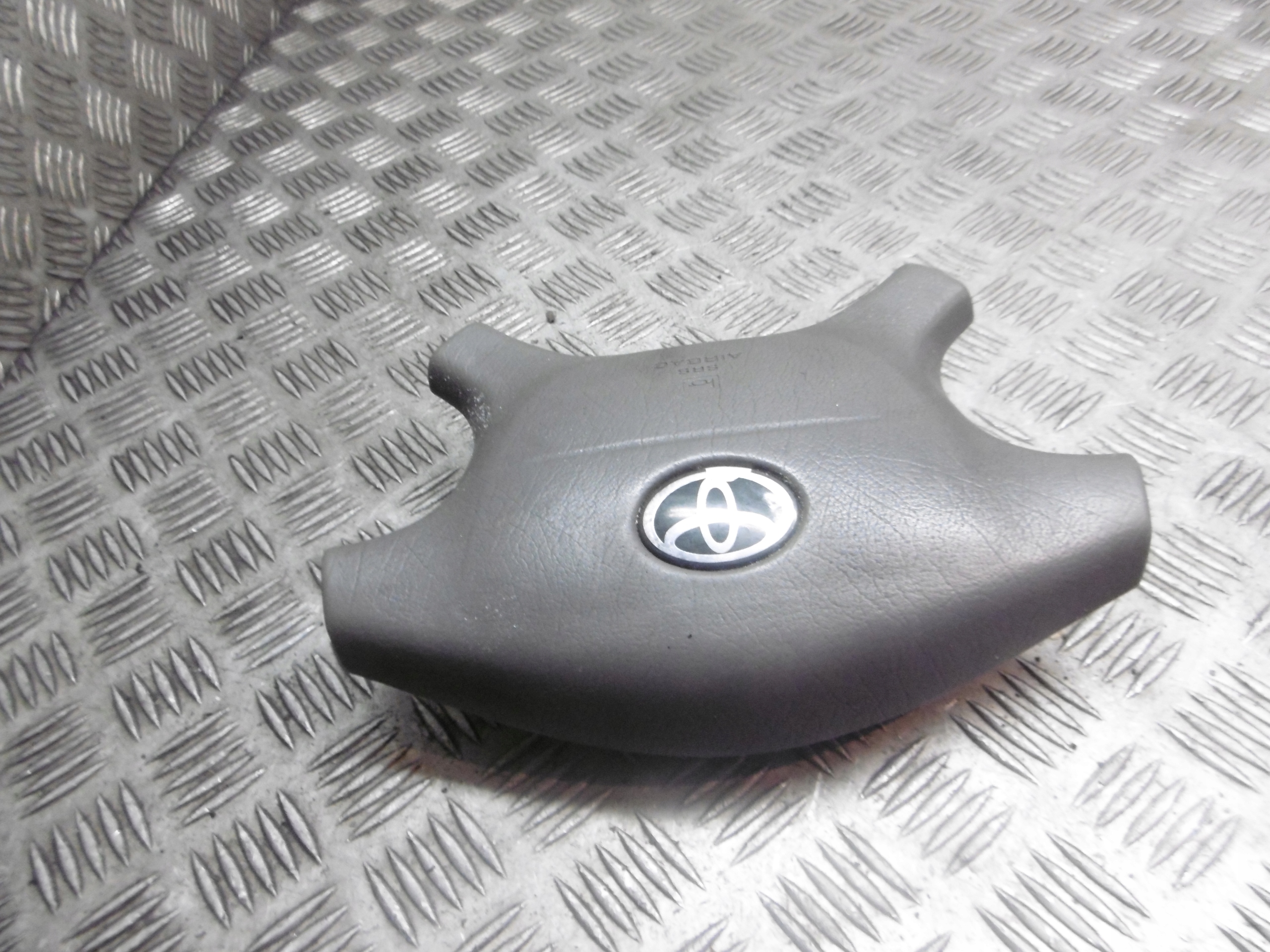 PODUSZKA AIRBAG KIEROWCY TOYOTA COROLLA E11 Producent części Toyota OE