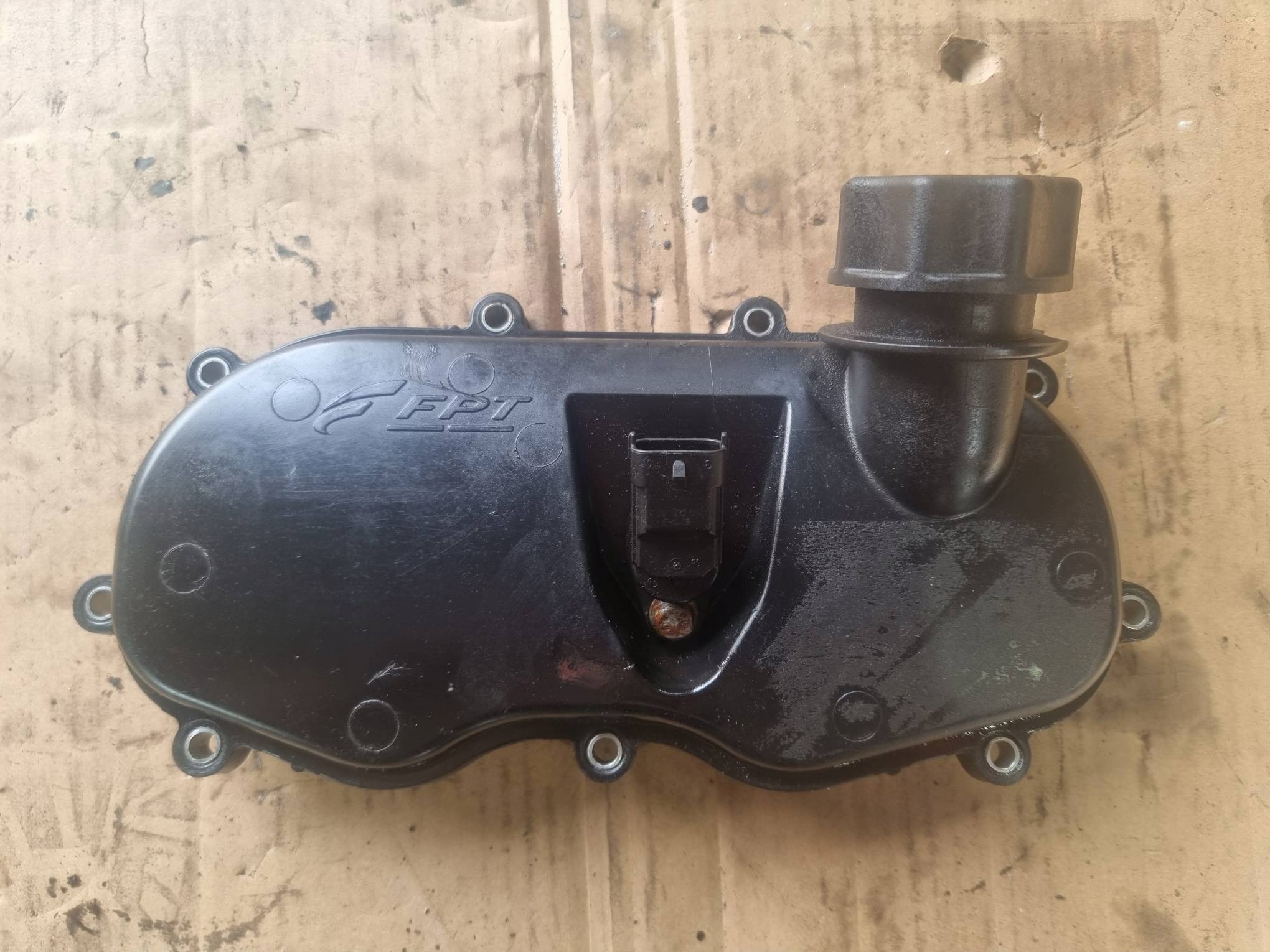 Couvercle carter distribution 504087606 IVECO DAILY 35S18