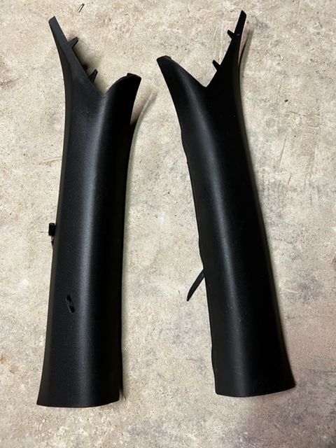 Права стійка chevrolet camaro 2016+