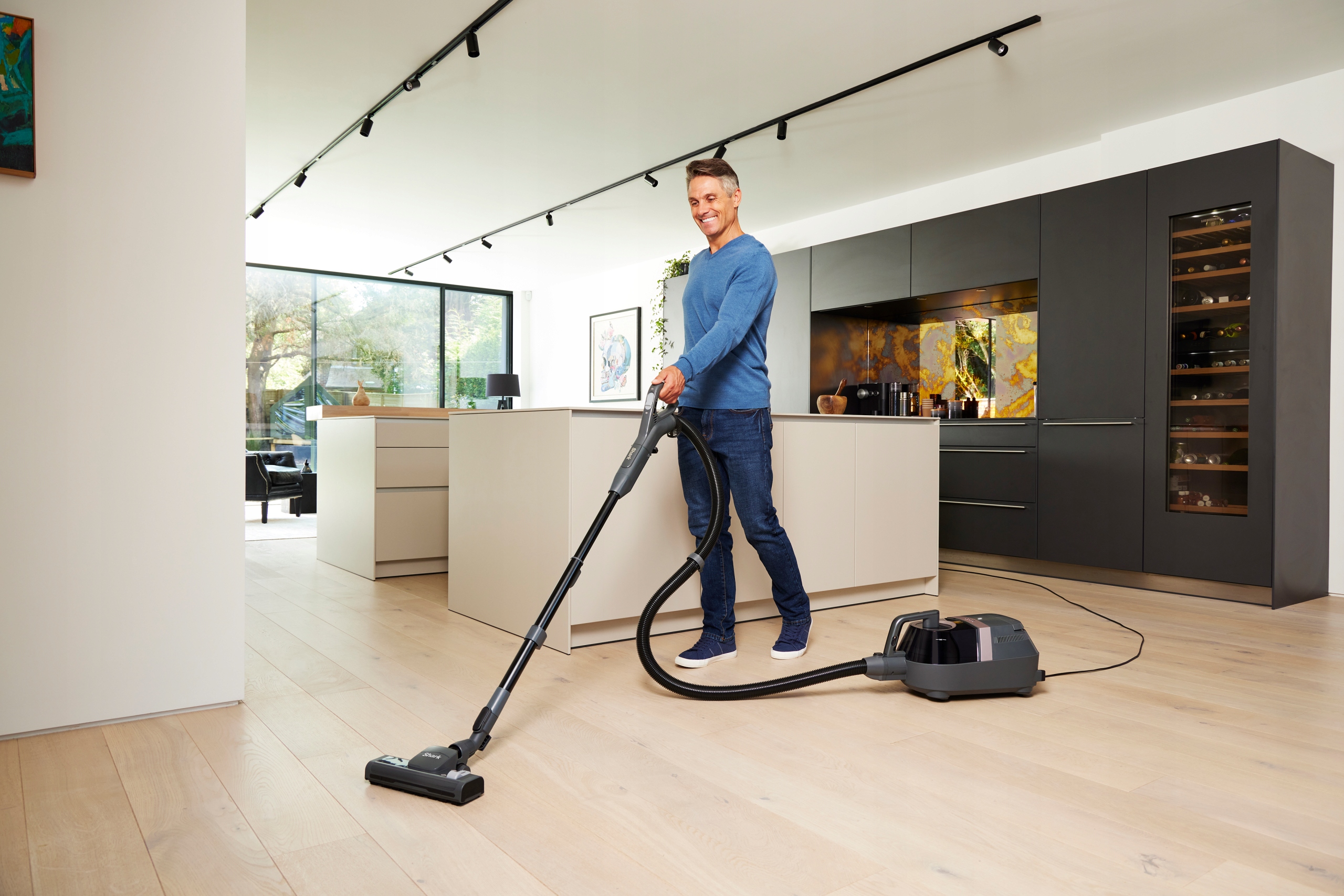 Безмешковый пылесос SHARK CV100EUT RFB Ширина изделия 26 см