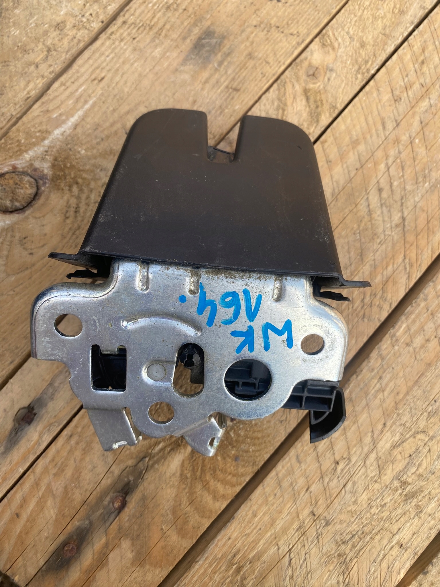 lock bonnet boot VOLKSWAGEN JETTA 5C 5C6827505D