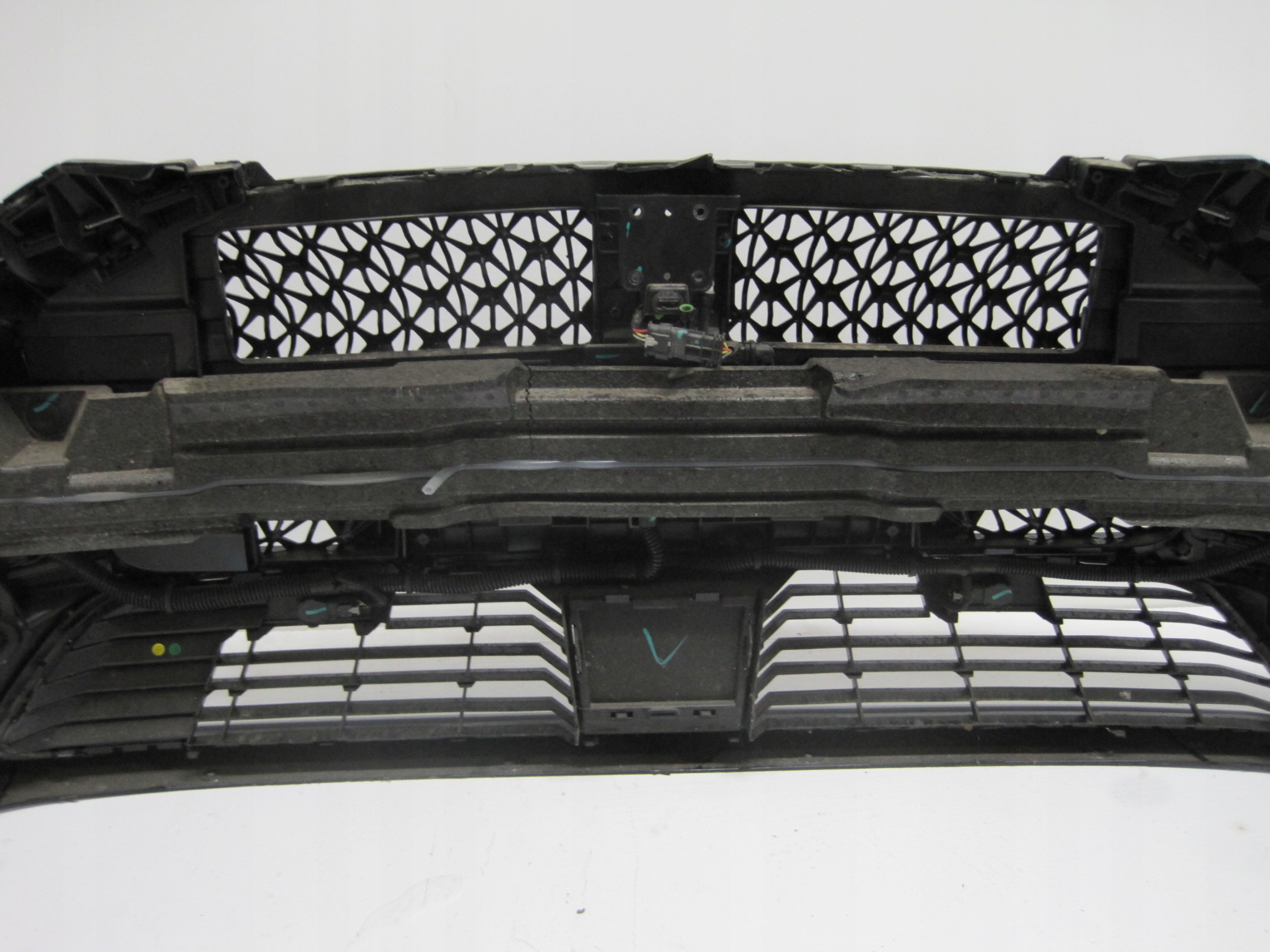 front bumper CITROEN DS9 6 PDC below KAMERE NIGHT VISION front