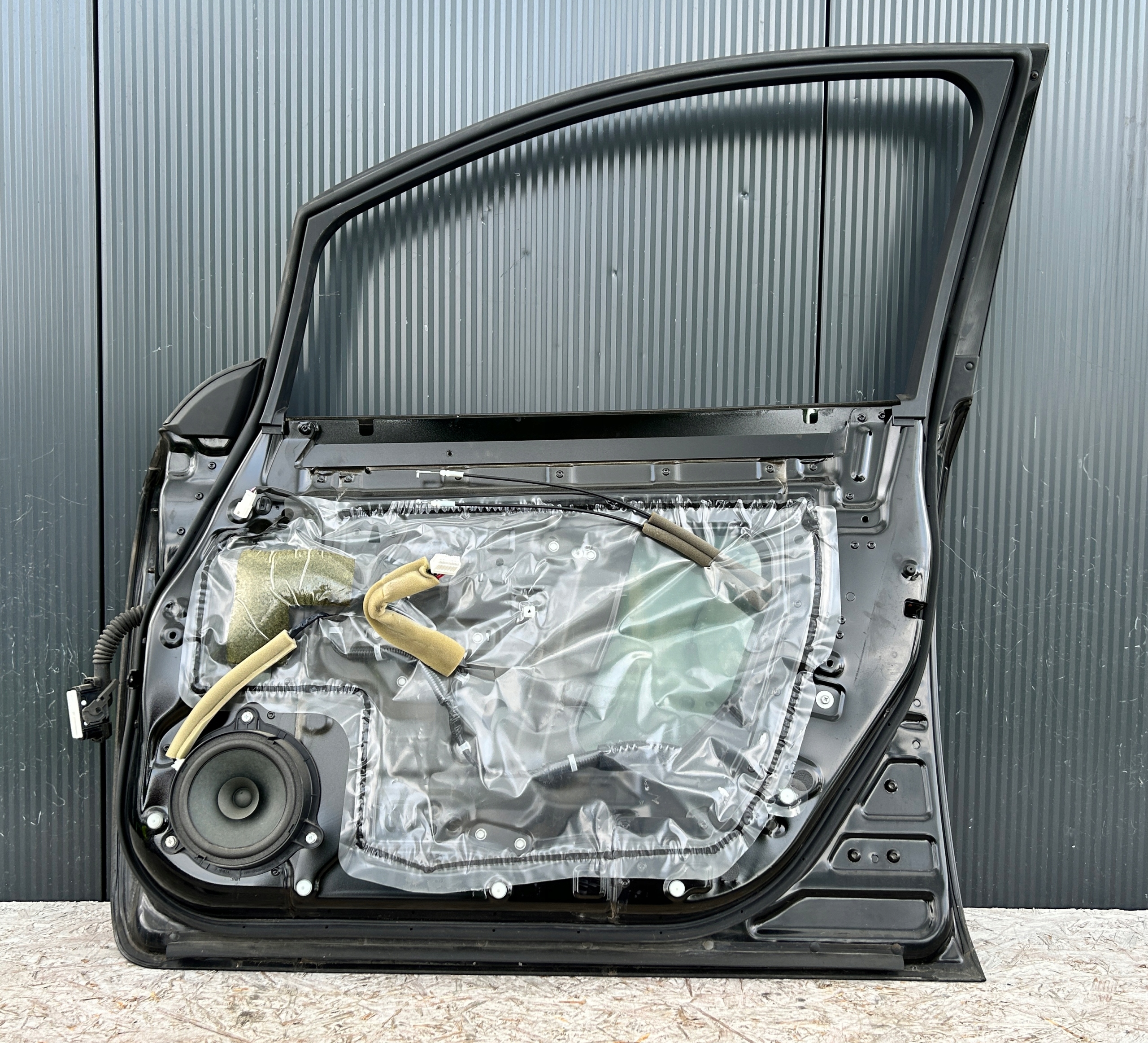door right front front NISSAN LEAF and ZE0 10-17 KH3 complete