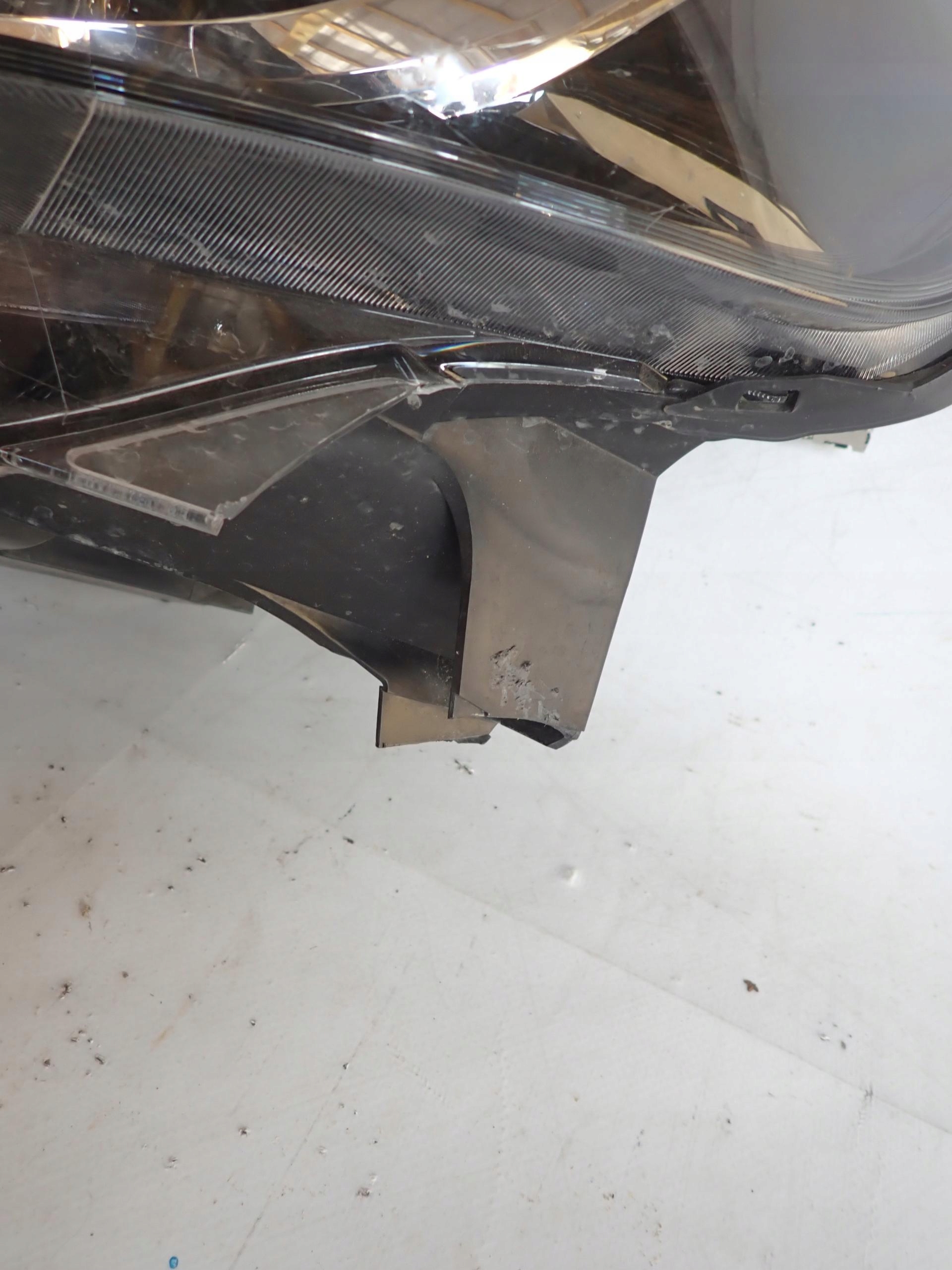 TOYOTA PROACE II 16- light left front front XENON