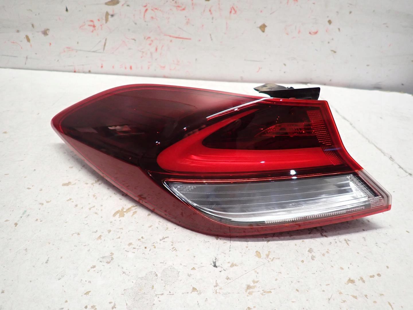 light rear part rear left HYUNDAI I30 III FASTBACK 2017- 92401-G4