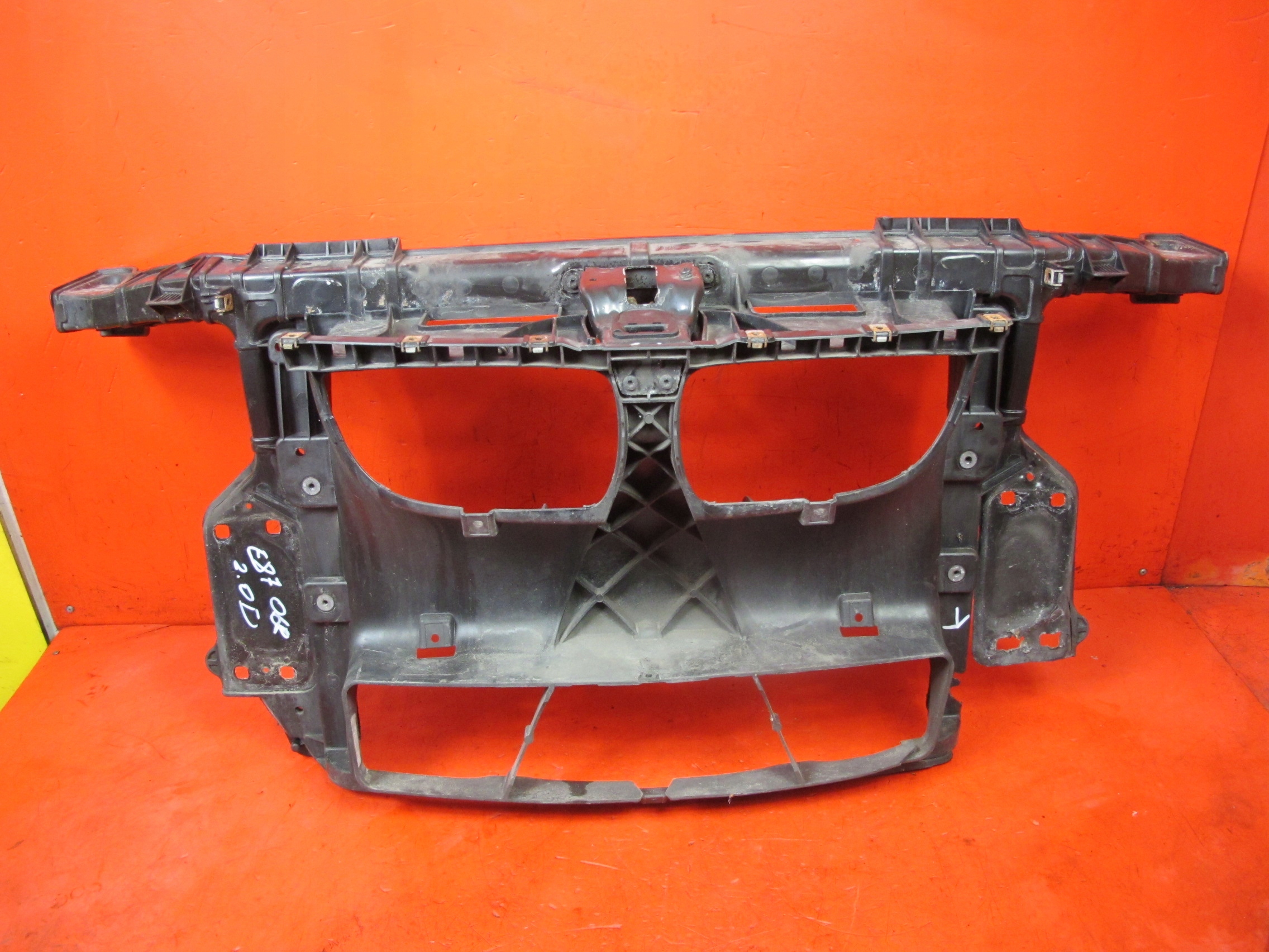 BMW 1 E87 E81 support panel for radiators pillar 7193748