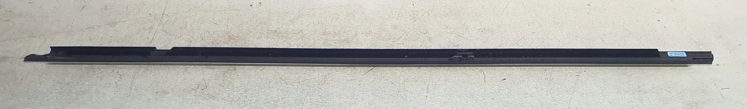 moulding dust windows right front VW PASSAT B8 ALLTRACK