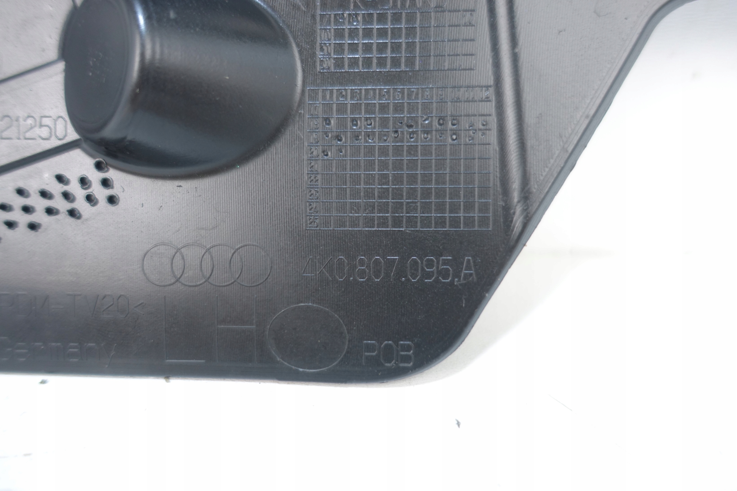 AUDI A6 C8 4K0 S-LINE 2018- Support Support plaque Lave phare Pare choc Gauche 4K08