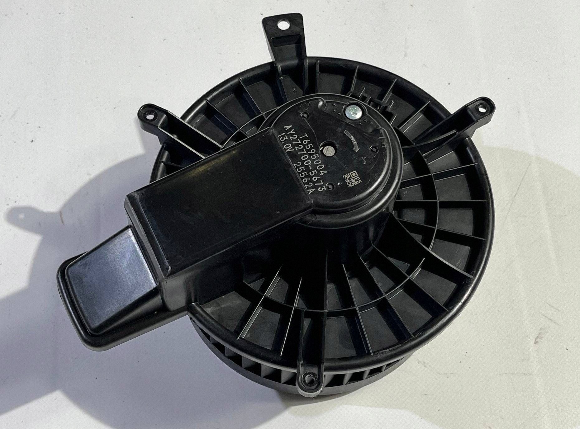 tOPENÍ ventilátor klími vnitra kabiny Maserati Levante 2017