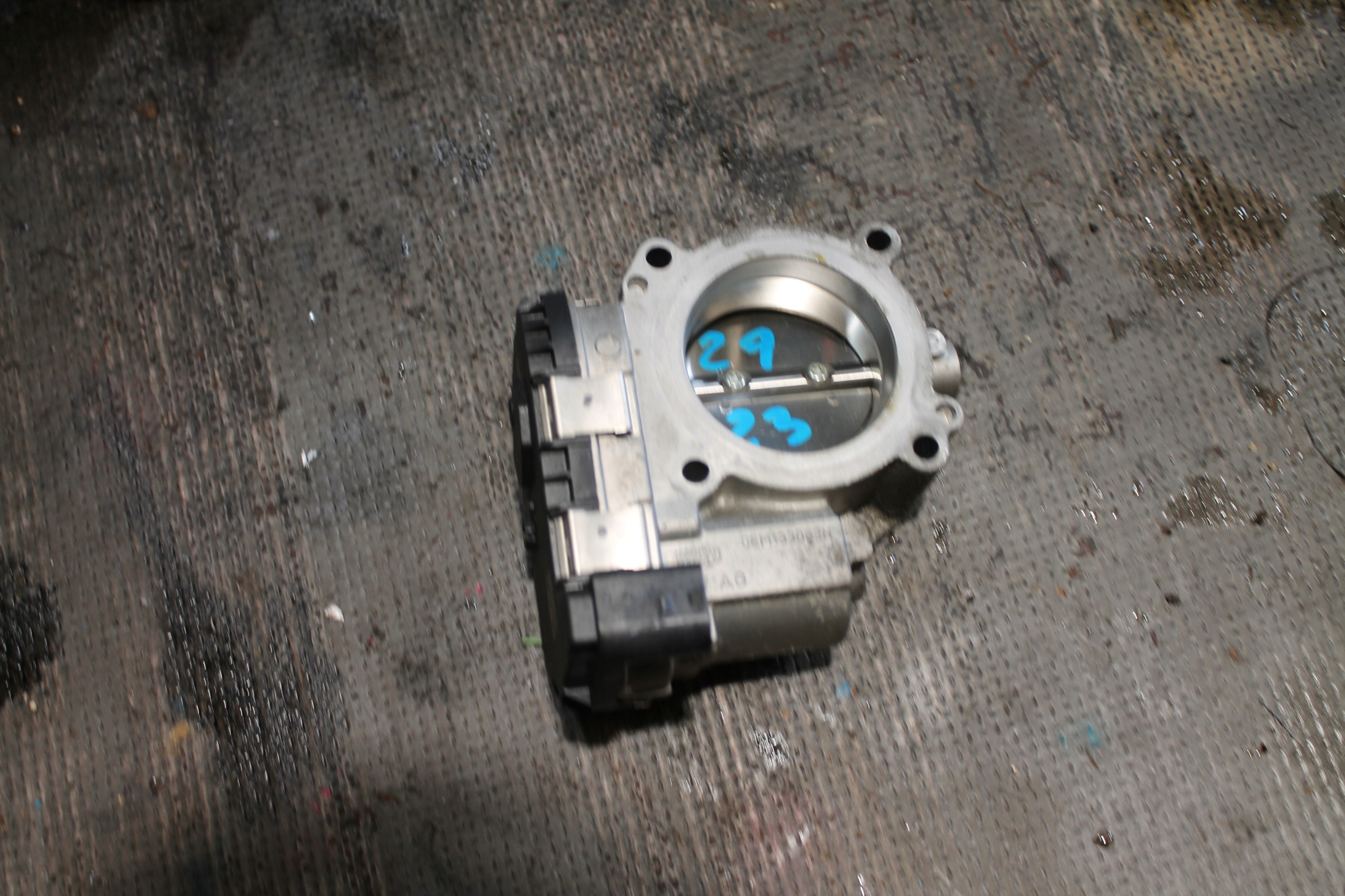 2923. Valvola a farfalla AUDI 06M133062H