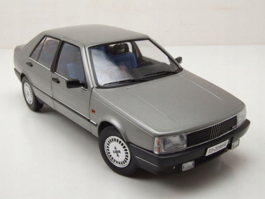 Fiat Croma 2.0 Turbo Ie Grey met 1985 1/18 Mitica