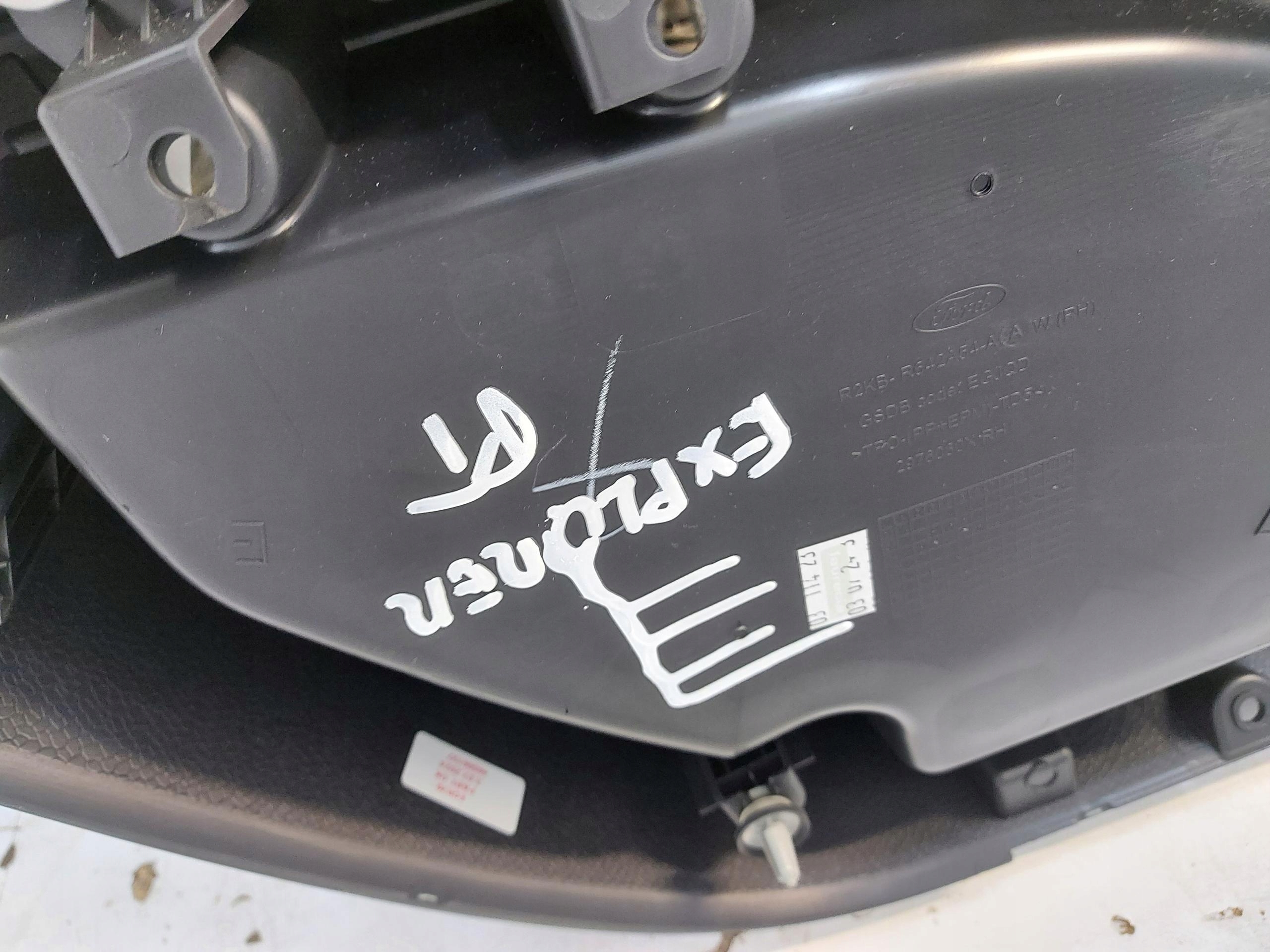 Ford Explorer VII R2KB upholstery side door right rear part