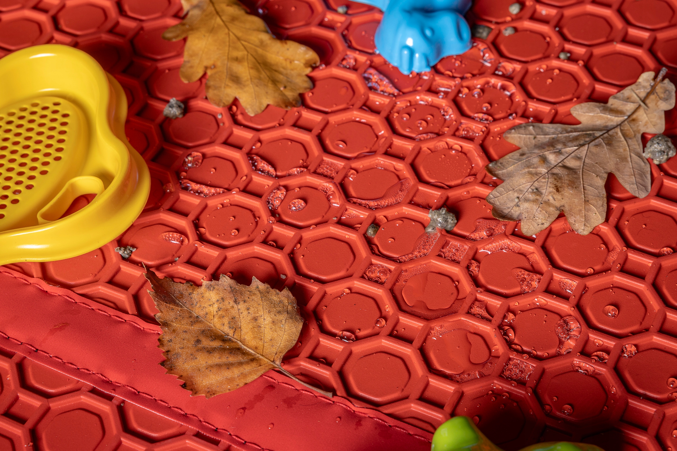 Łada 111 Kombi 2000-2008 Wkład bagażnika PRIMELINER - CZERWONY Numer katalogowy producenta 704134770400