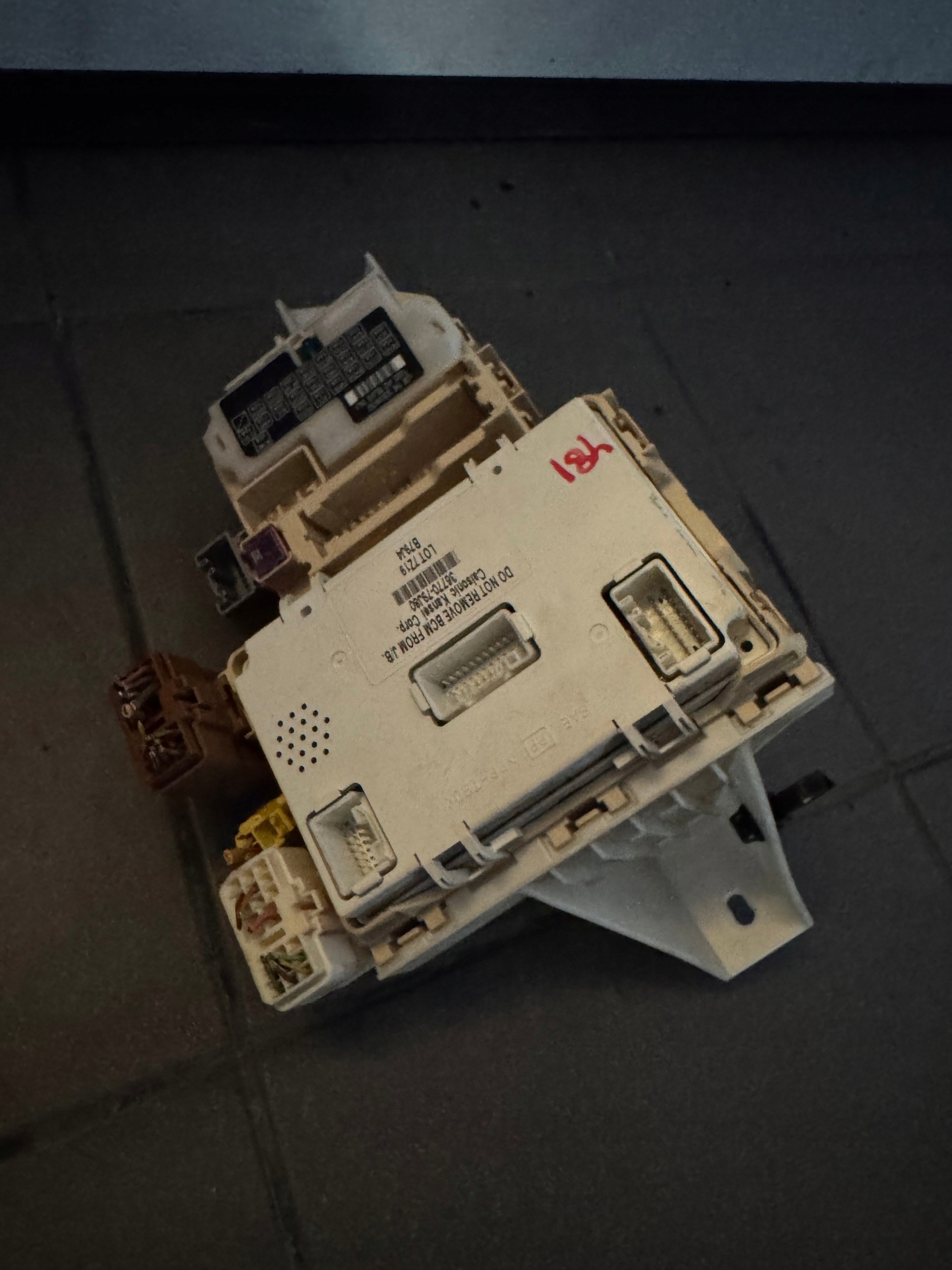module fuse box SUZUKI SX4 1.9 DDiS 36770-79J80