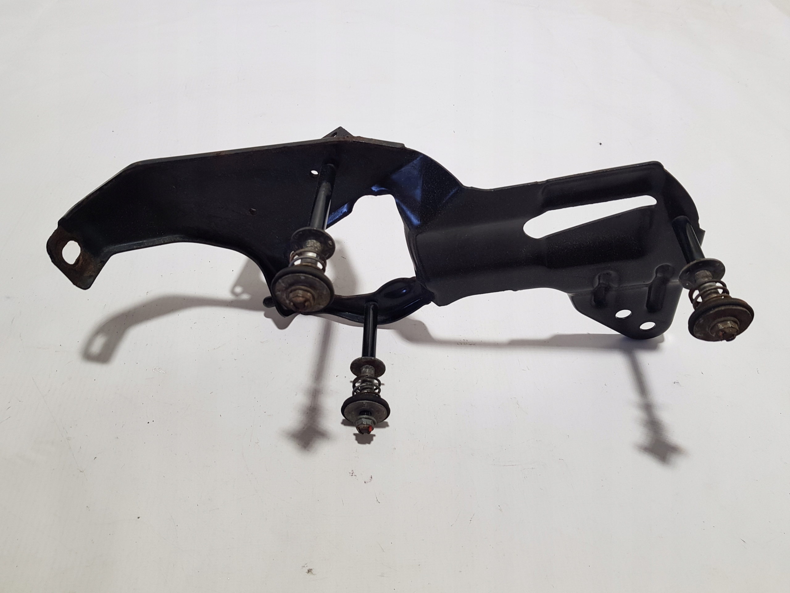 bracket KOMPRESORA AIRMATIC SPREZARKI MERCEDES W251