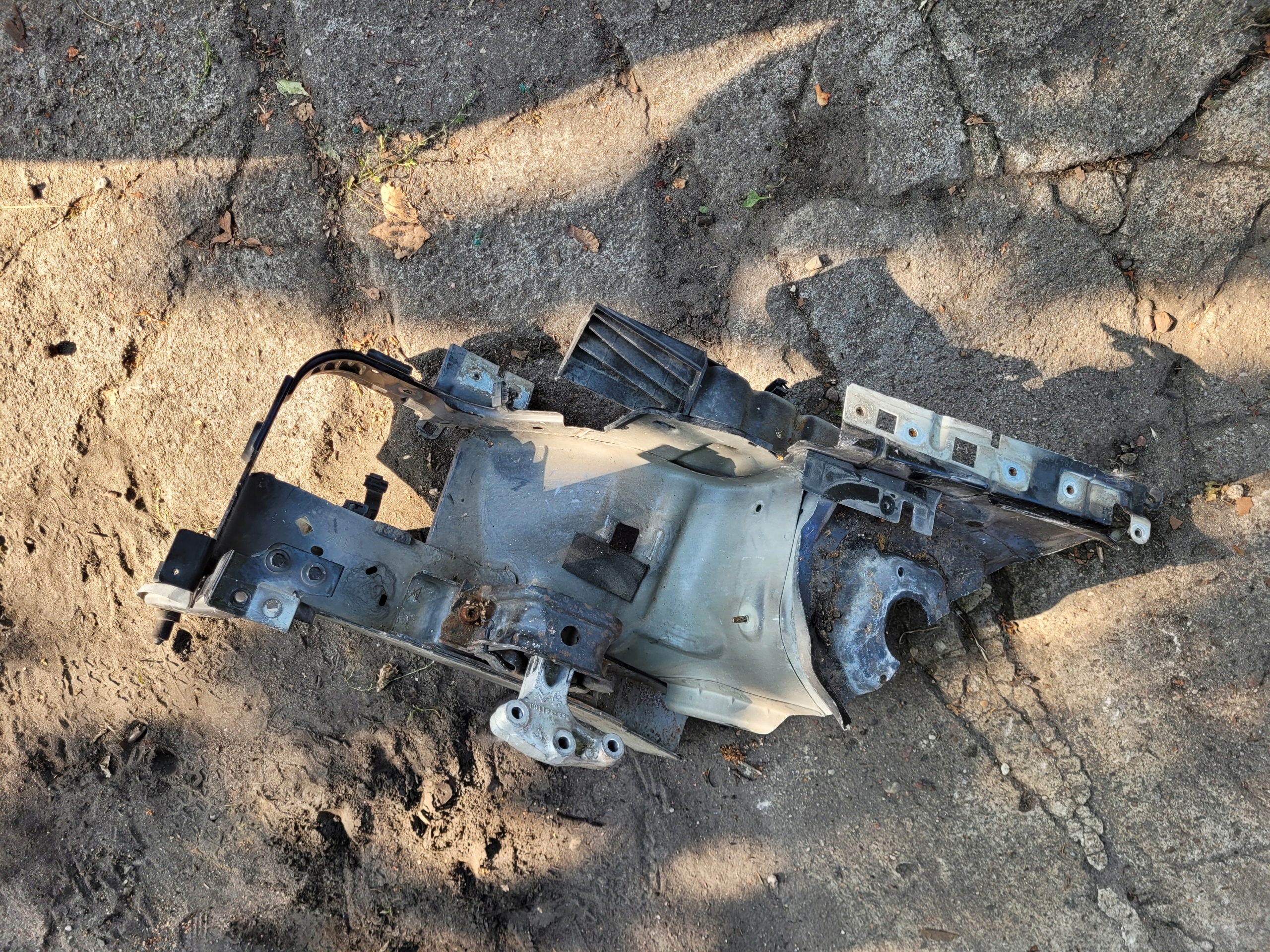 quarter front quarter right CITROEN C3 II DS3 and