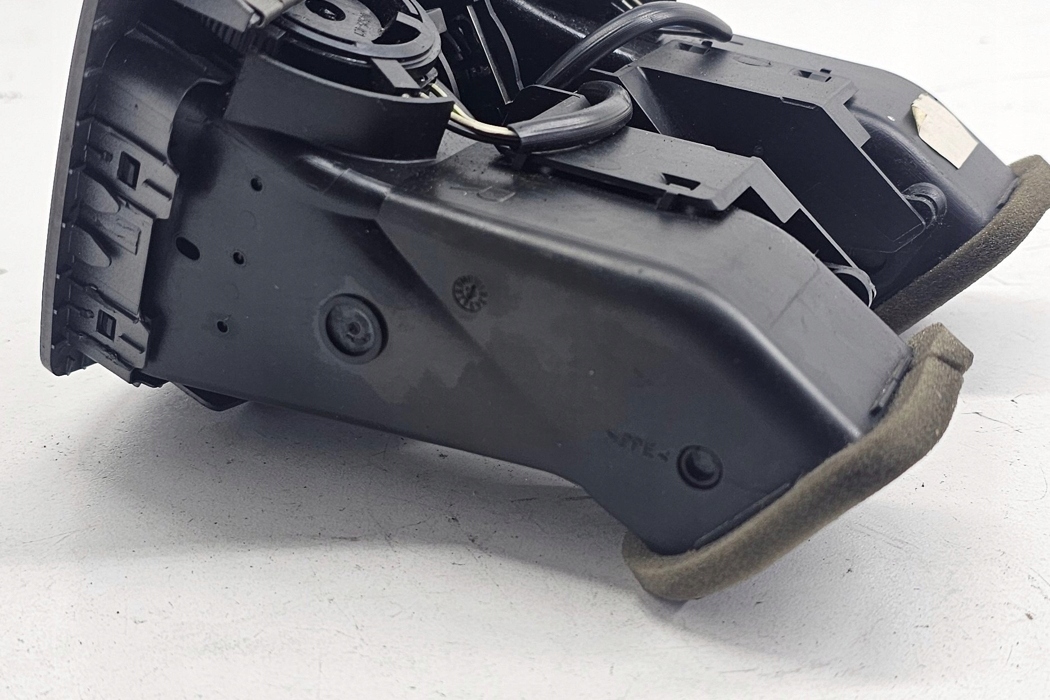 дефлекторы (воздуховоды) приборной панели 5 GRAN TURISMO (F07) 14121810 3.0дизель