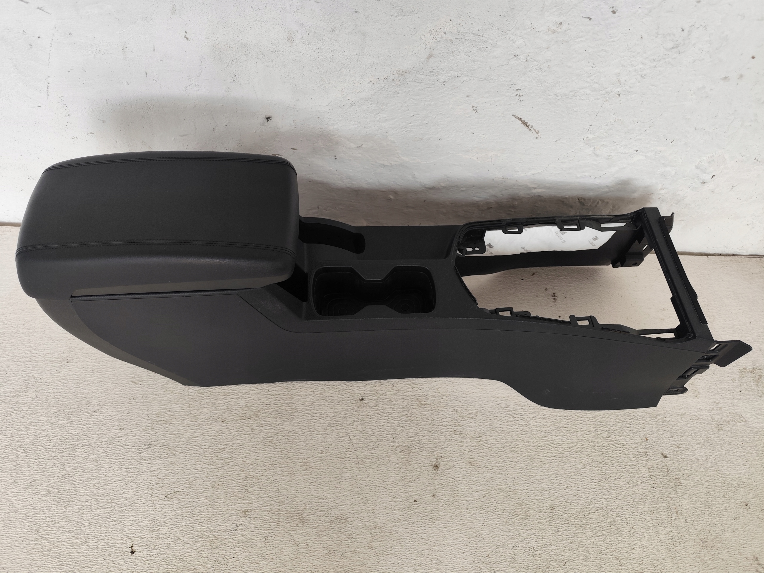 SSANGYONG TIVOLI 2016 TUNEL central armrest