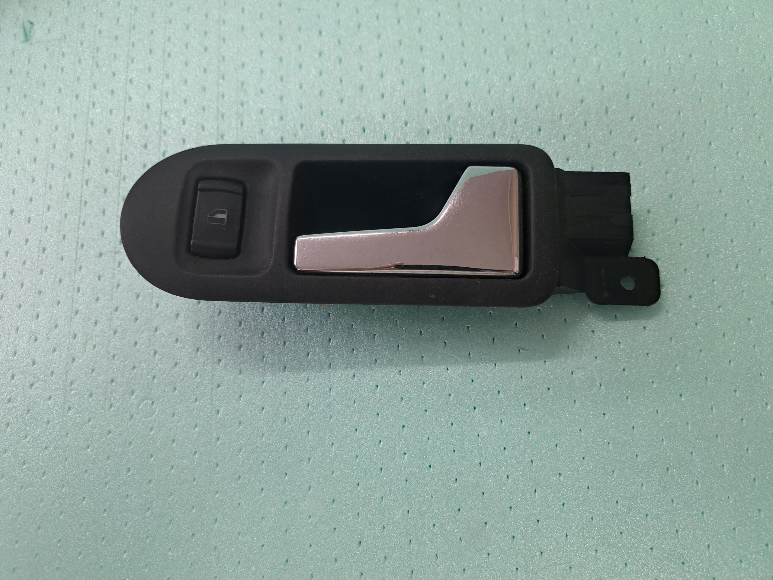 VW PASSAT B5 KLAMKA WEWNĘTRZNA PRAWY TYŁ