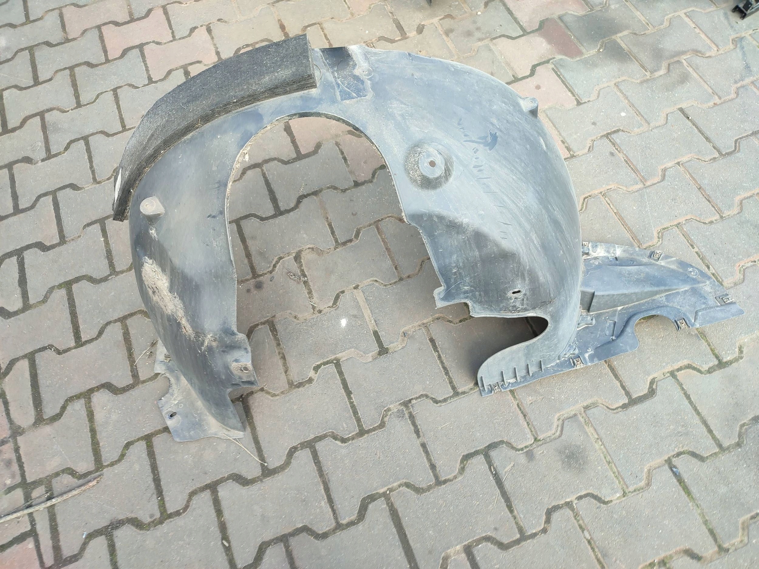 Seat Arona 2019 front left mudguard front