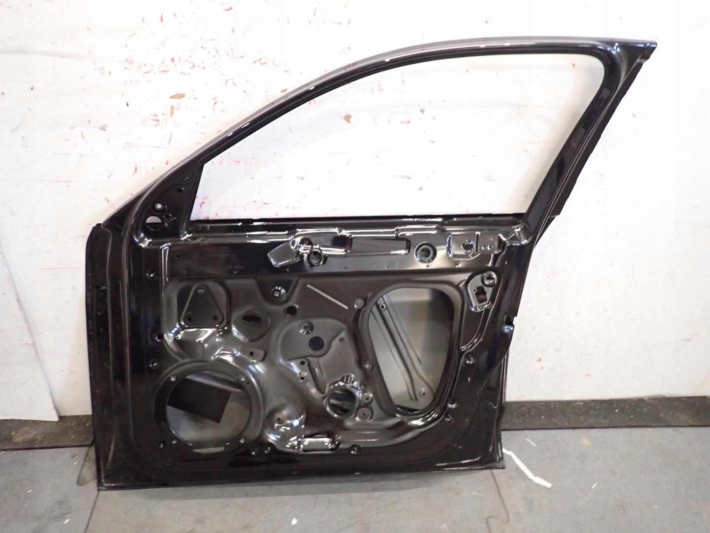door front front right AUDI A1 II 2018- 82A831312