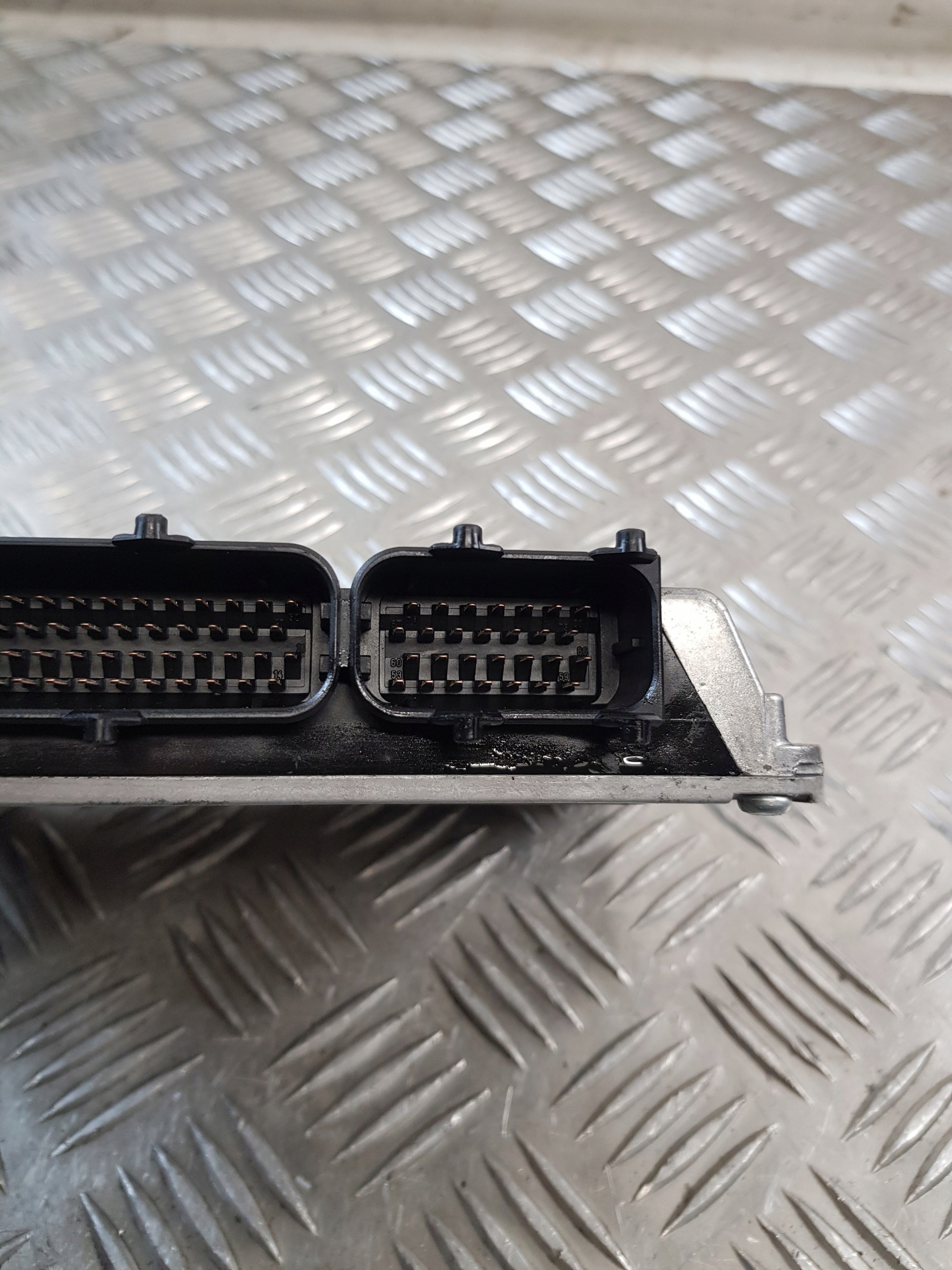 control unit of the engine 3B0907557B AUDI A4 B5 1.6B 98R- EUROPA
