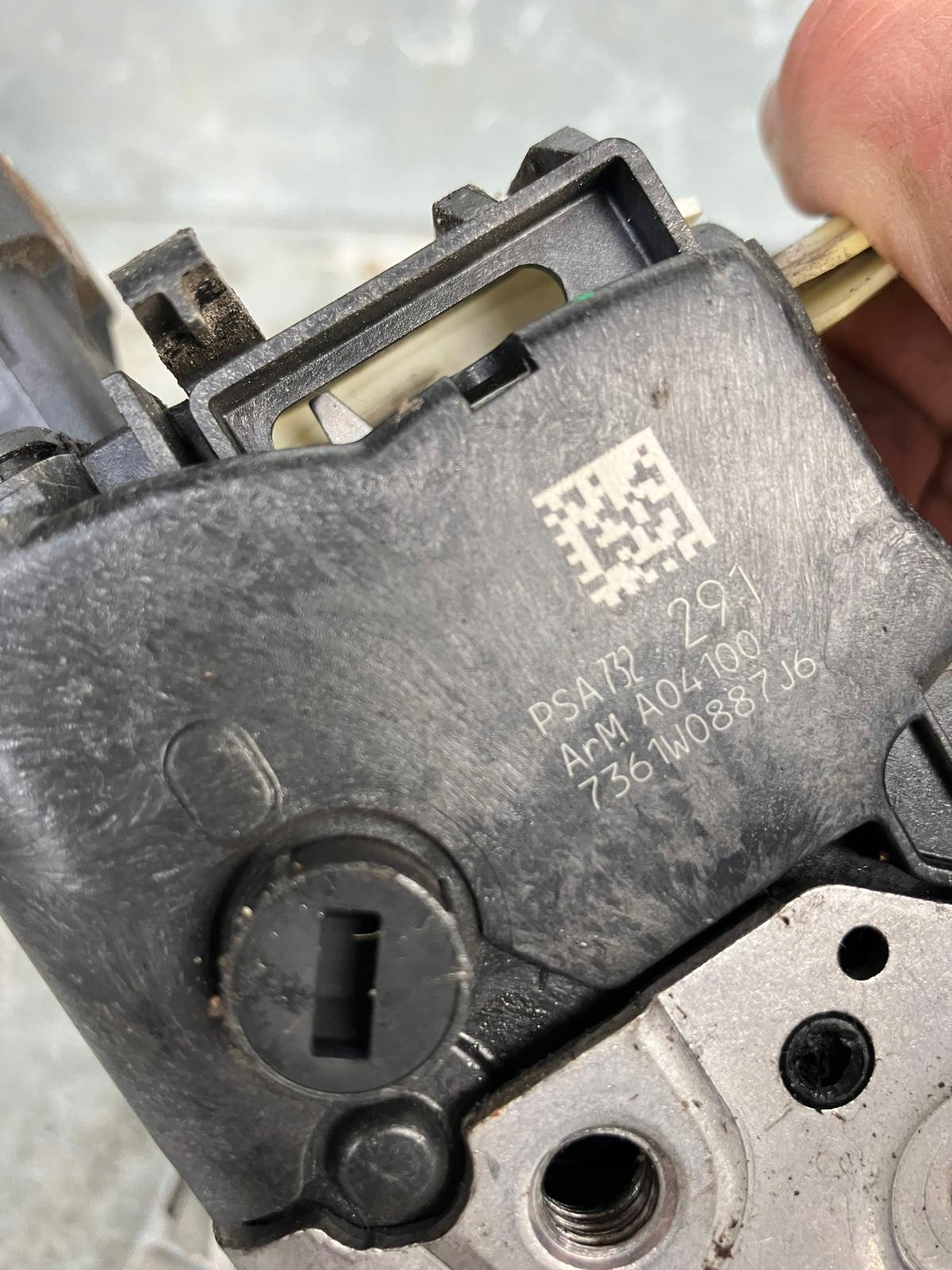 lock door left front 3008 732291 6PIN