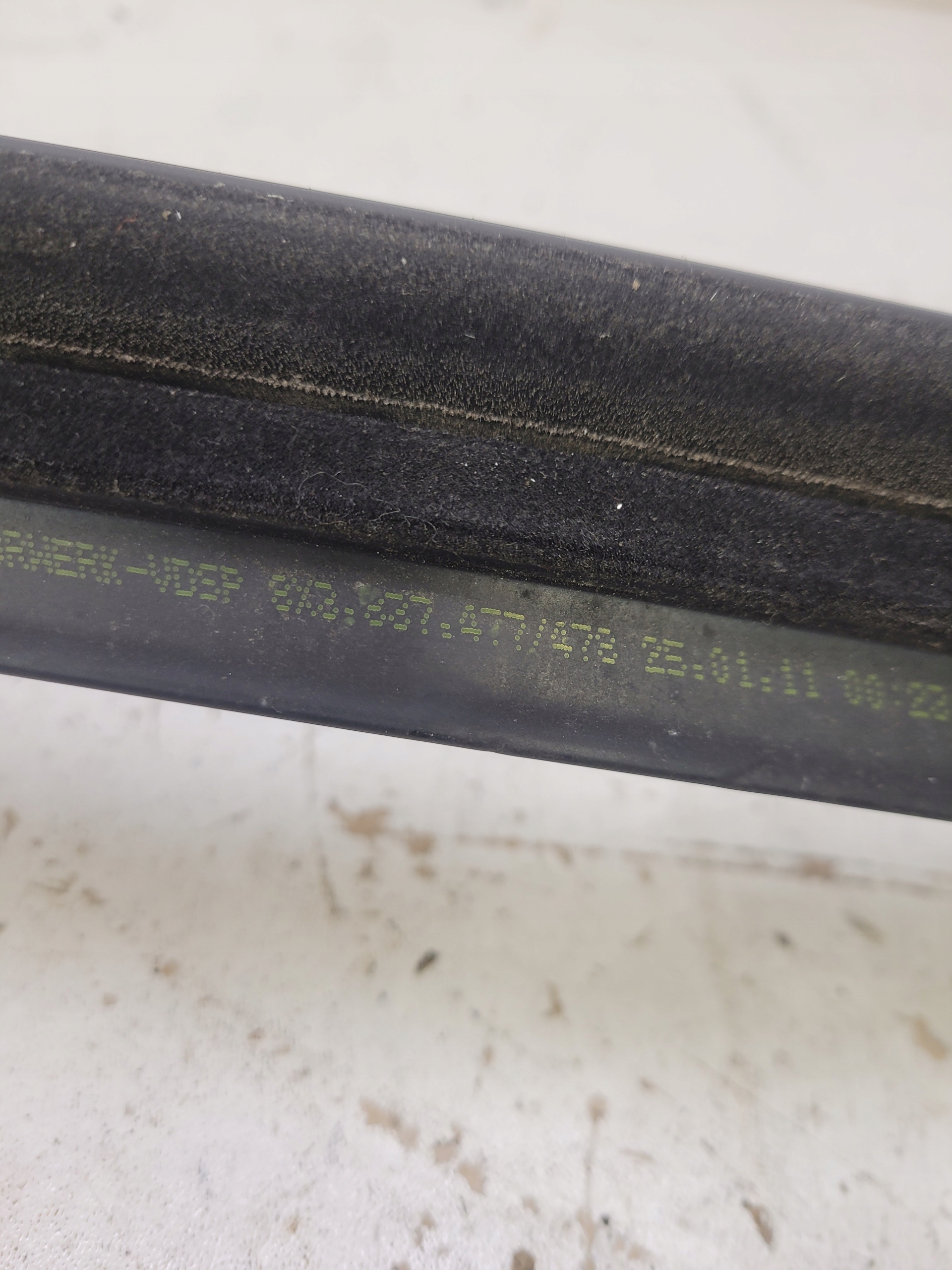 moulding dust right front AUDI A1 8X3837478