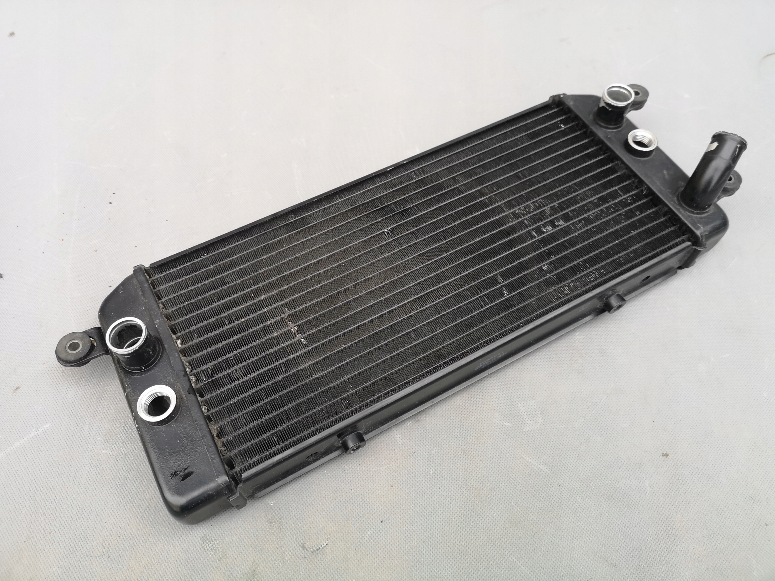 CHŁODNICA SILNIKA WODY SUZUKI VZ 800 MARAUDER